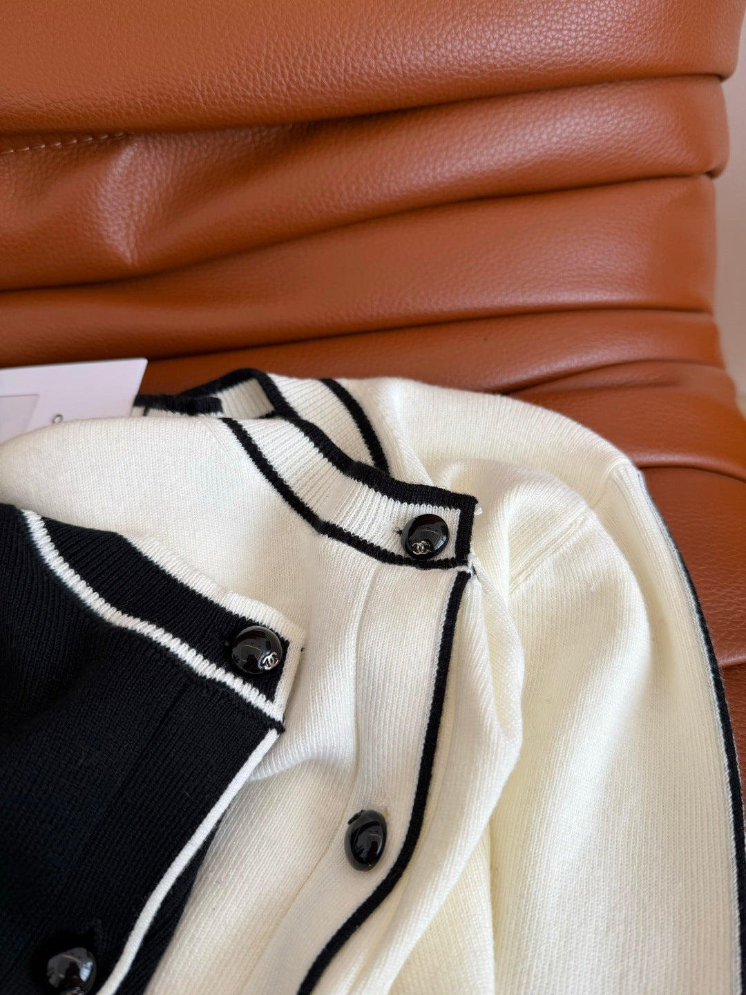CC 26s Cardigan With Contrasting Stripes And Trim Knit 424242