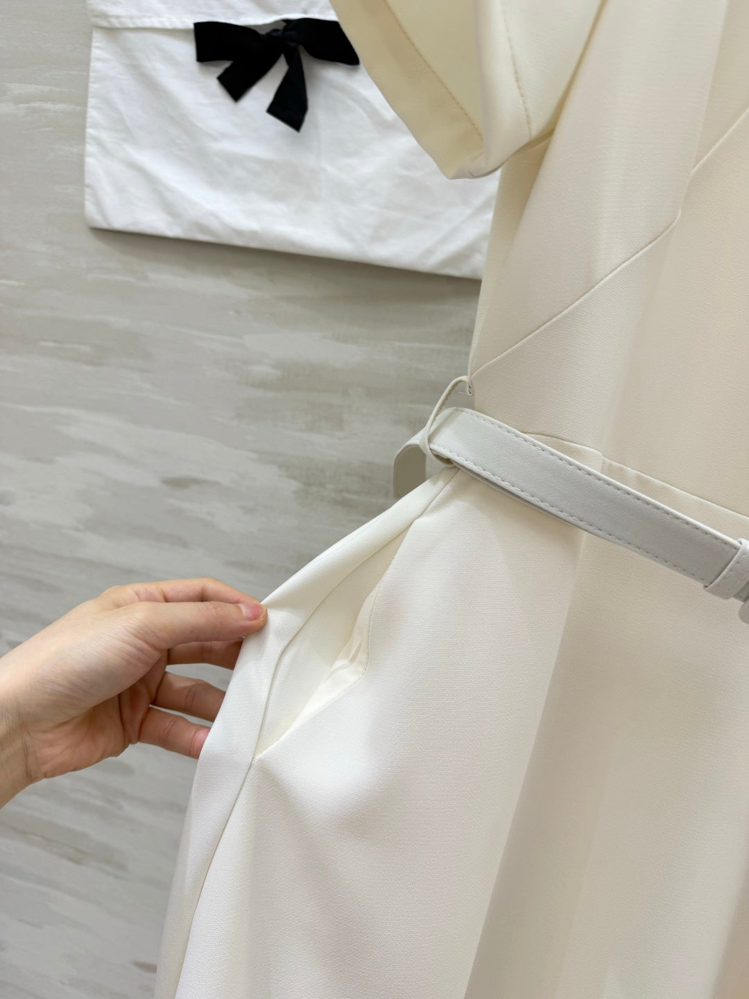 CD 26s Mid-Length Belted Dress White Wool Silk 394159