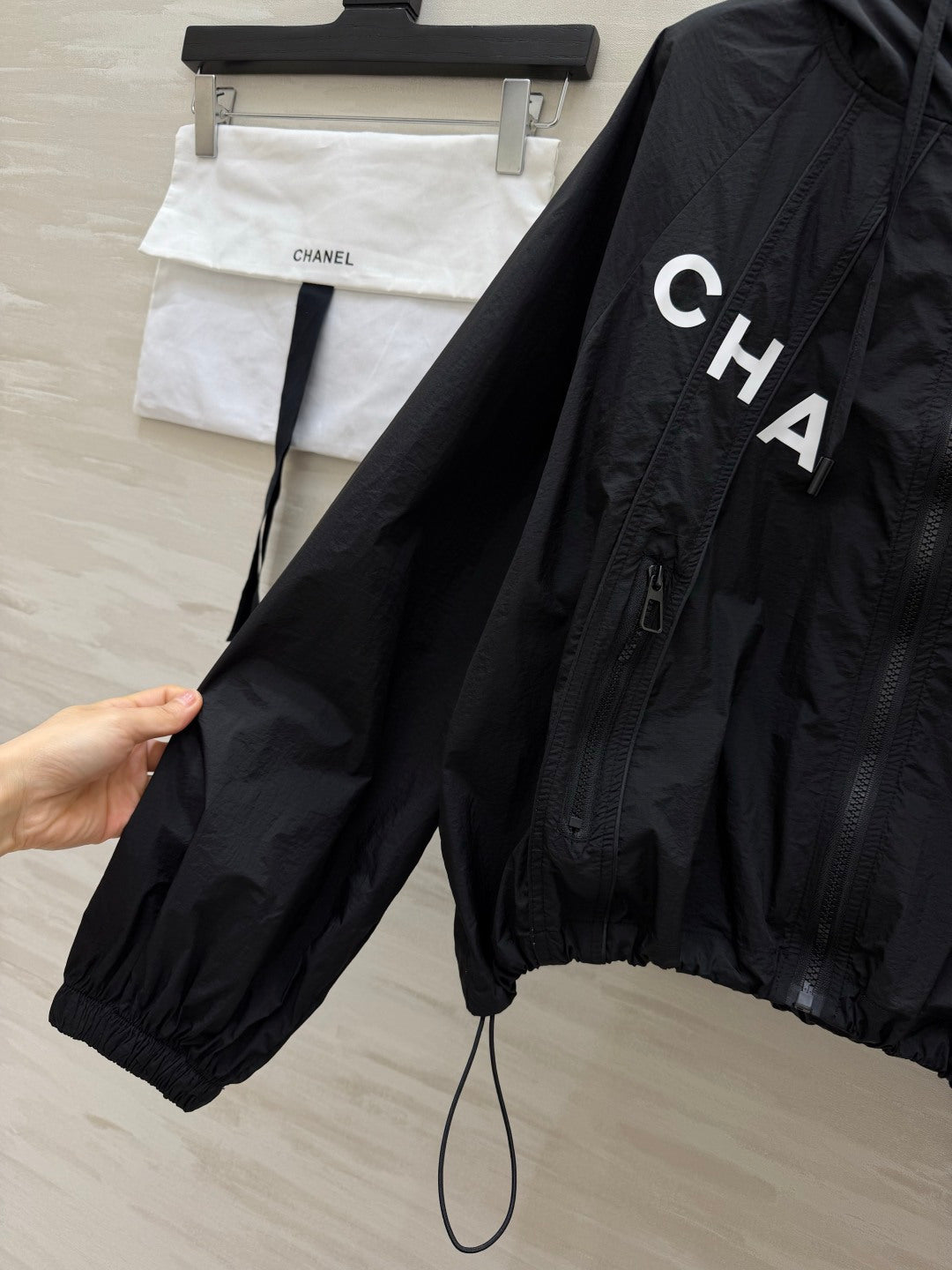 CC 26s Hooded Sunscreen Jacket Black Nylon 398848