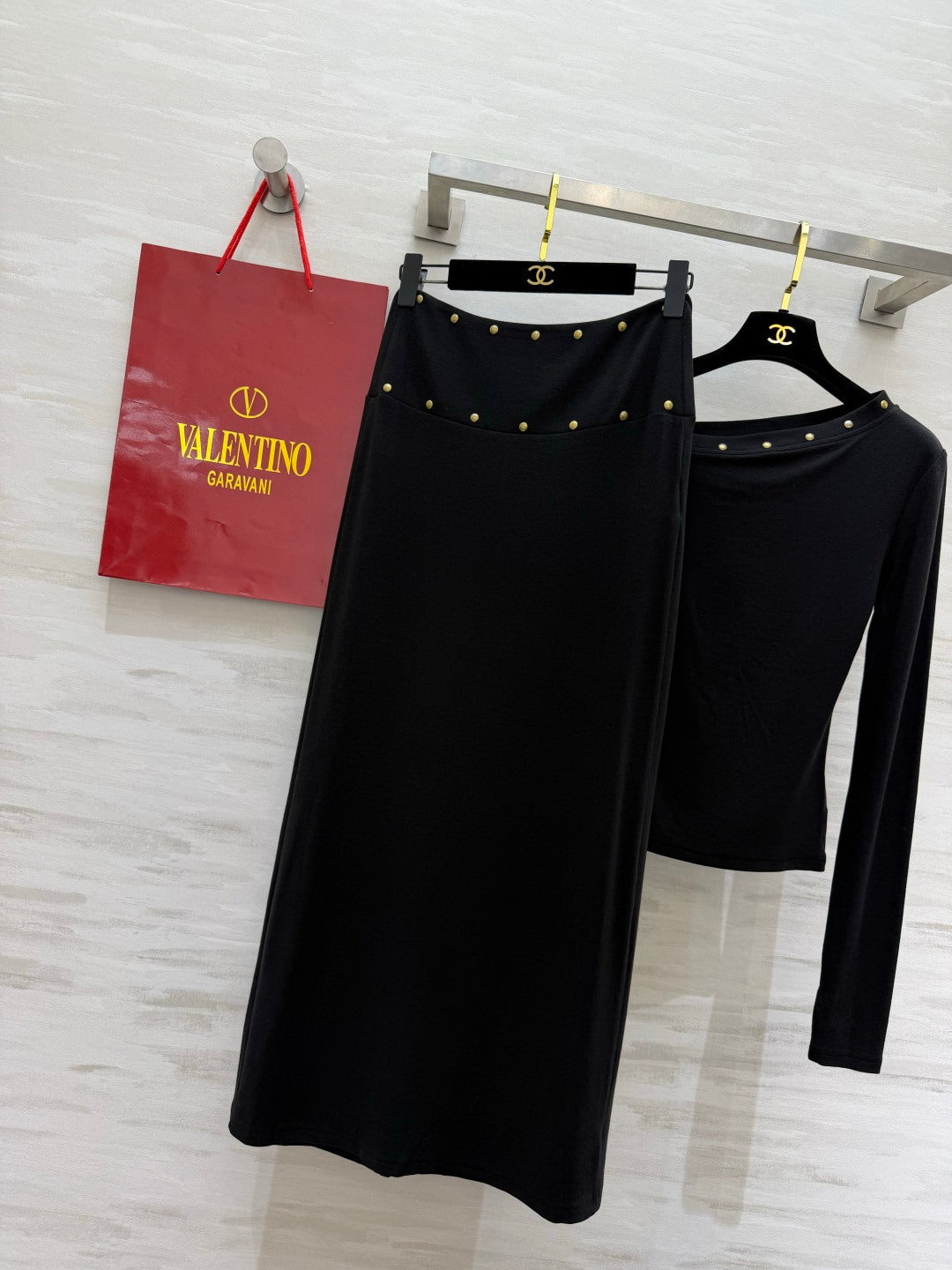 VT 26s Studded Set Shoulder Top Long Skirt Black Cotton 423396