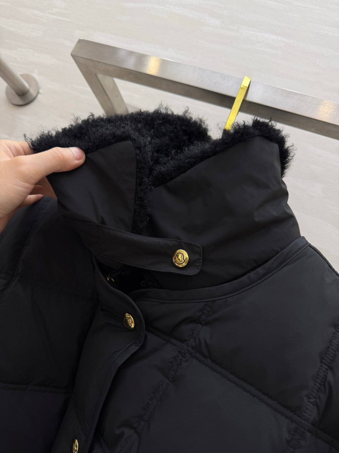 Moncler 26s Jacket Mid-Length Down Jacket Black Nylon Shearling 427377