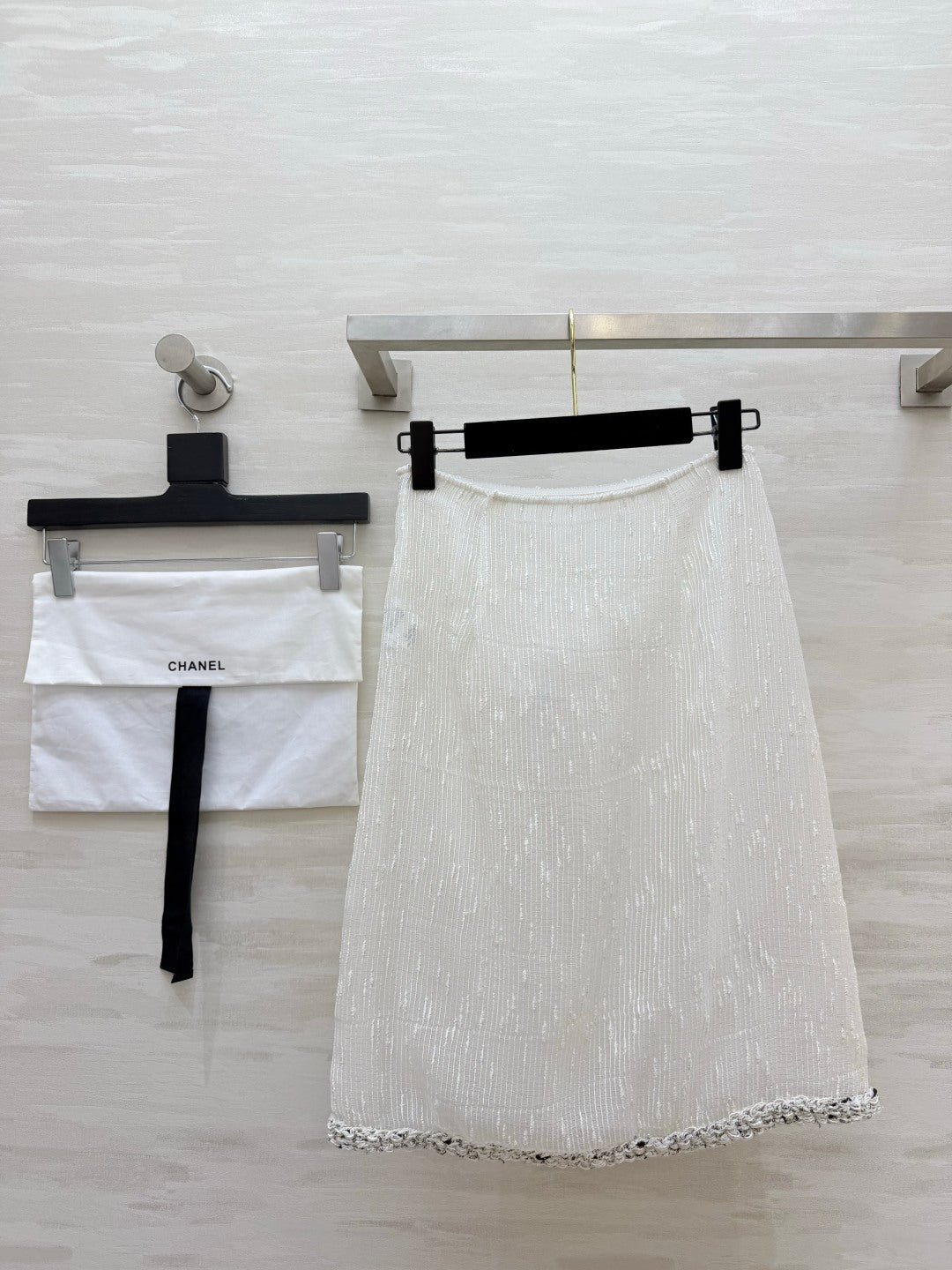 CC 26A Ladybug Skirt White Tweed 441620