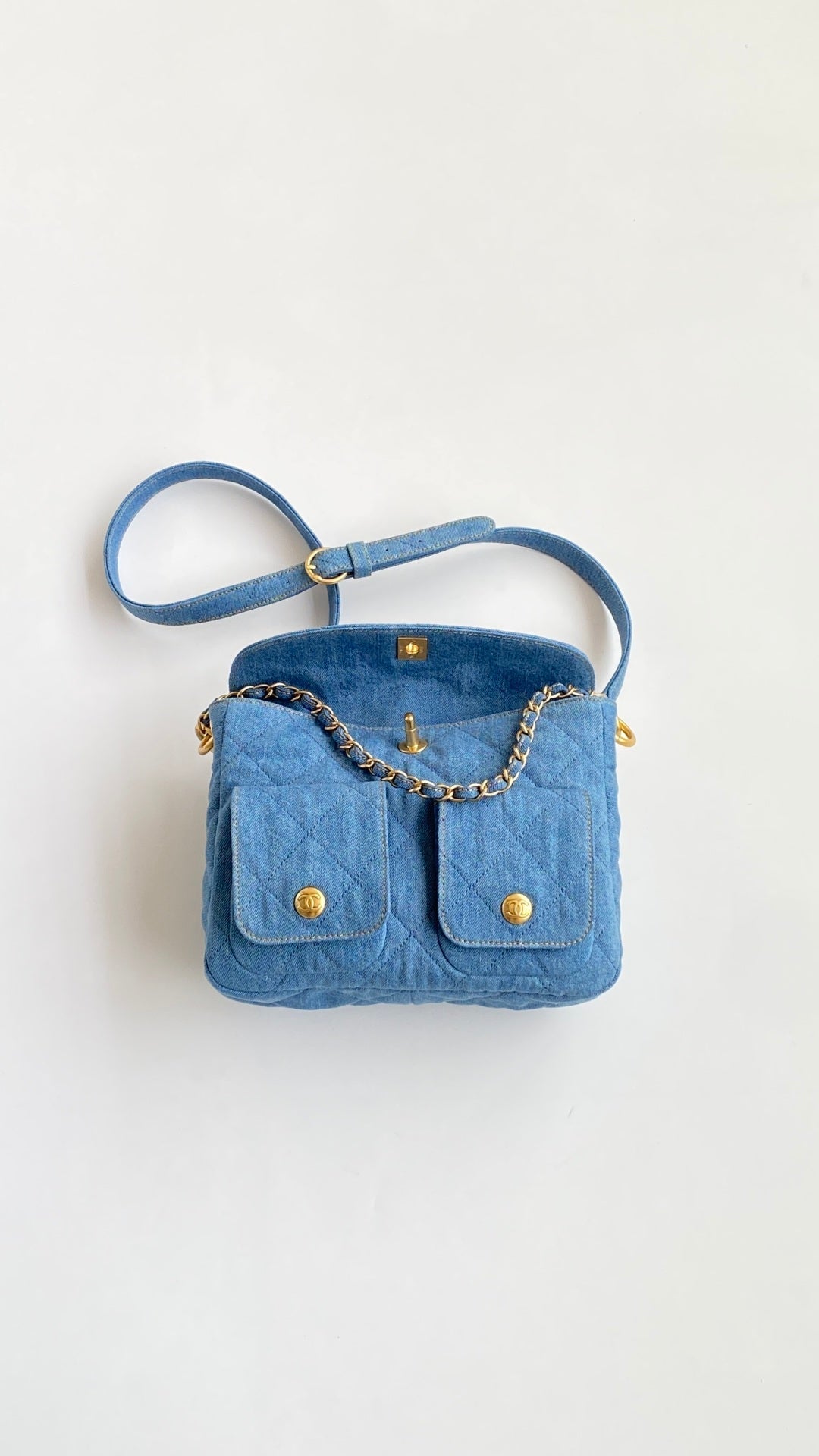 CC Small Postman Hobo 25 Light Blue Denim