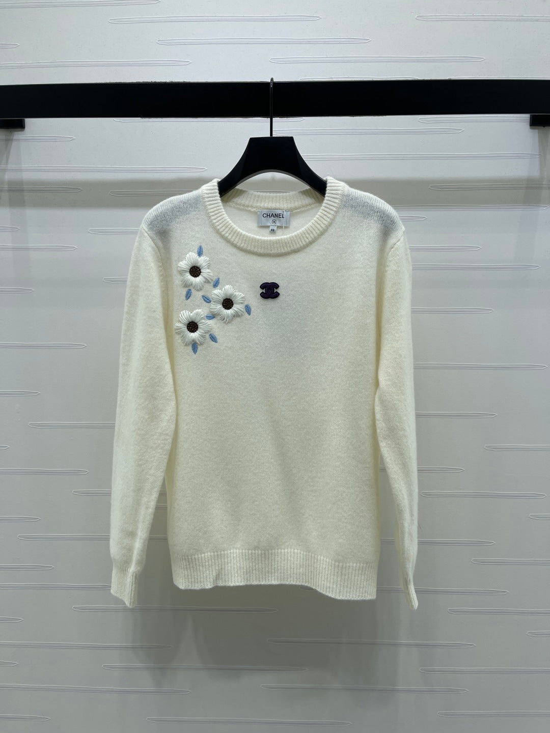 Chanel Floral Patterns White Cream Sweater Embroidered 340996