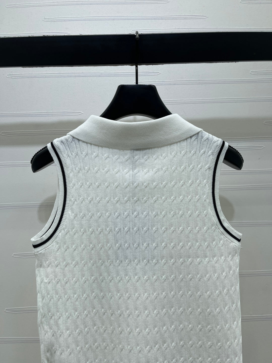 CC 26s Collared Knitted Vest White Wool Nylon 382091
