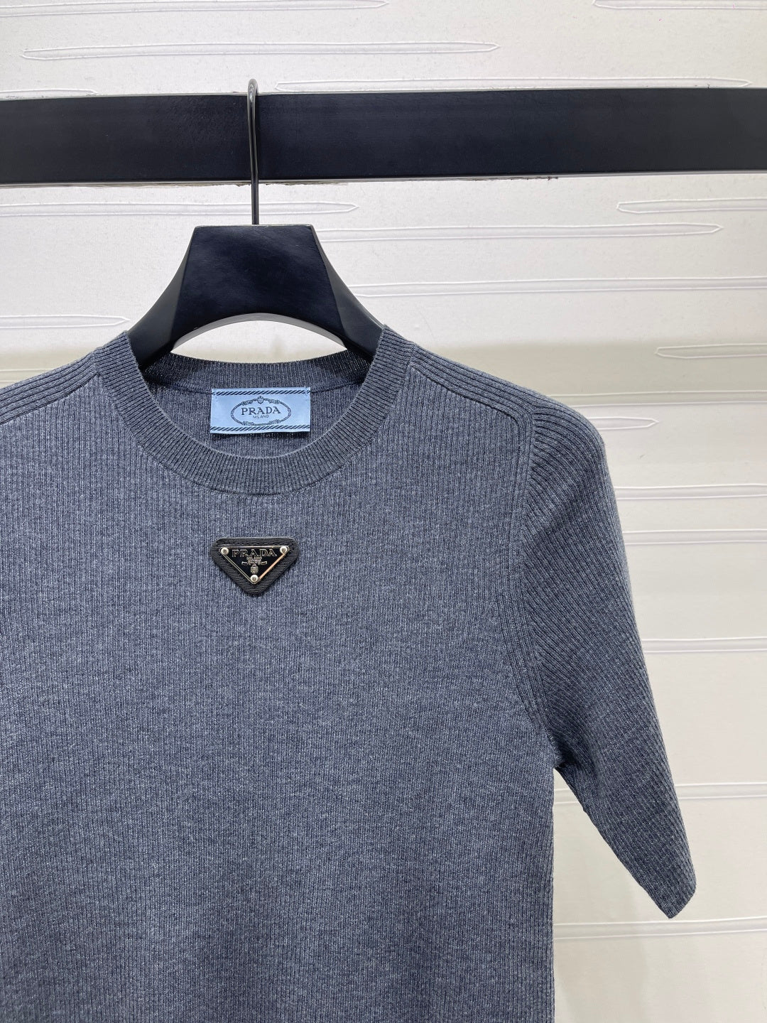 Prada 26s Round Neck Slim Fit Knit Short-Sleeve Top Light Grey Wool 421996