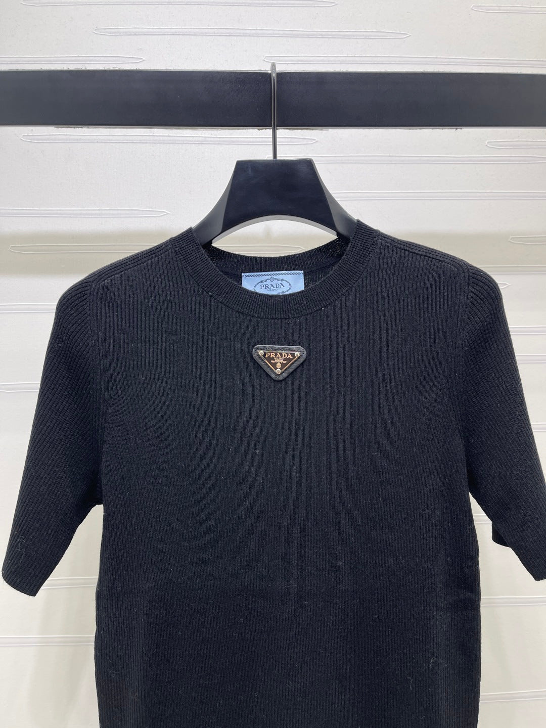 Prada 26s Round Neck Slim Fit Knit Short-Sleeve Top Black Wool 421994