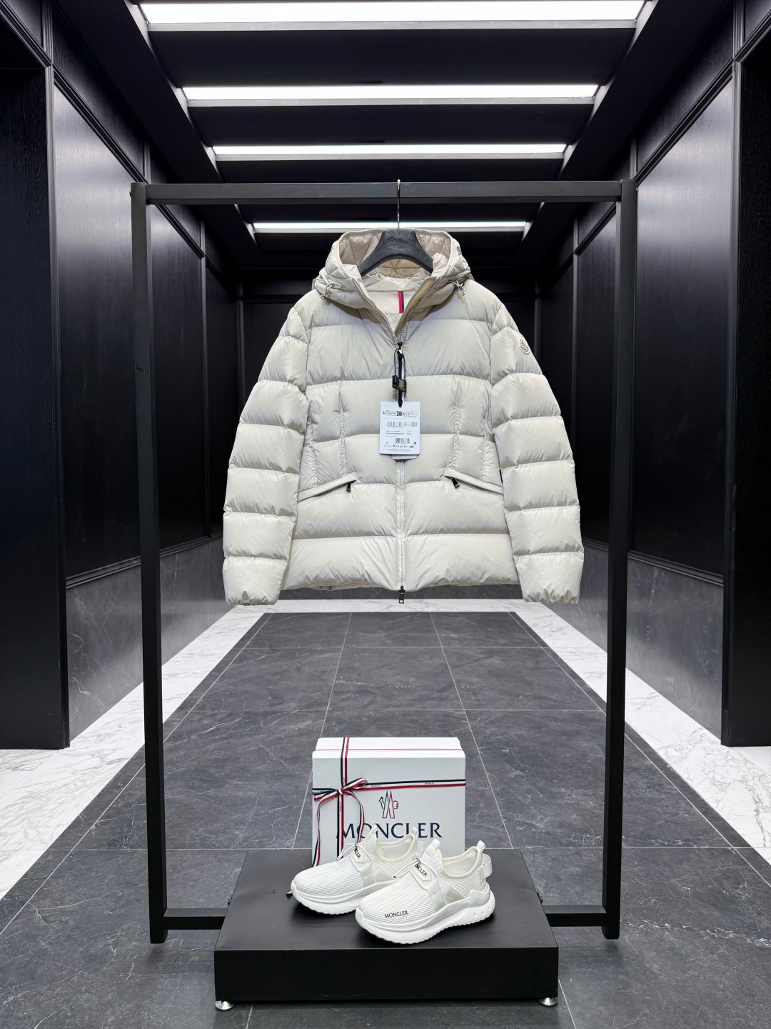MC 25 Down Jacket White Polyester 0020