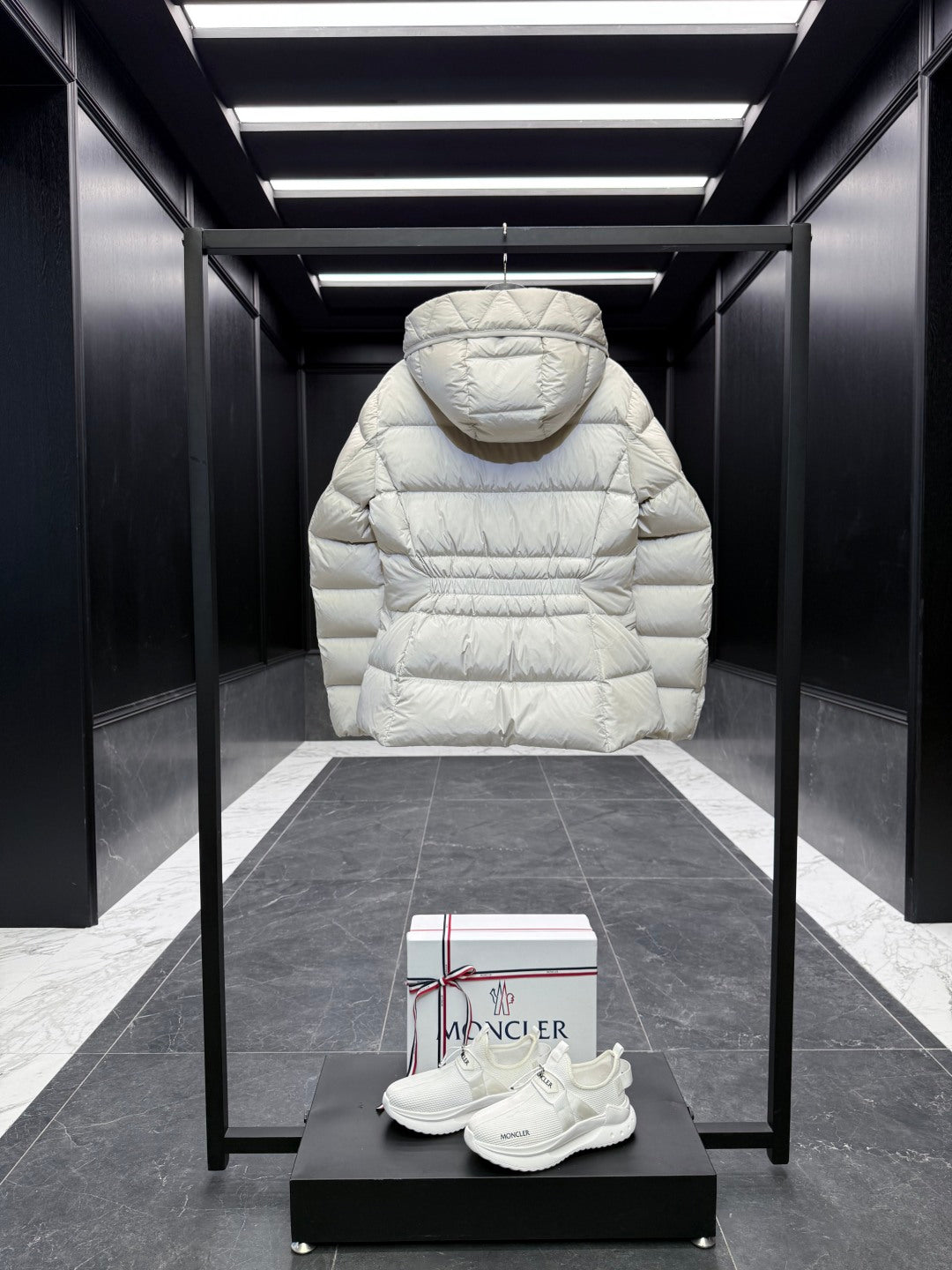 MC 25 Down Jacket White Polyester 0020