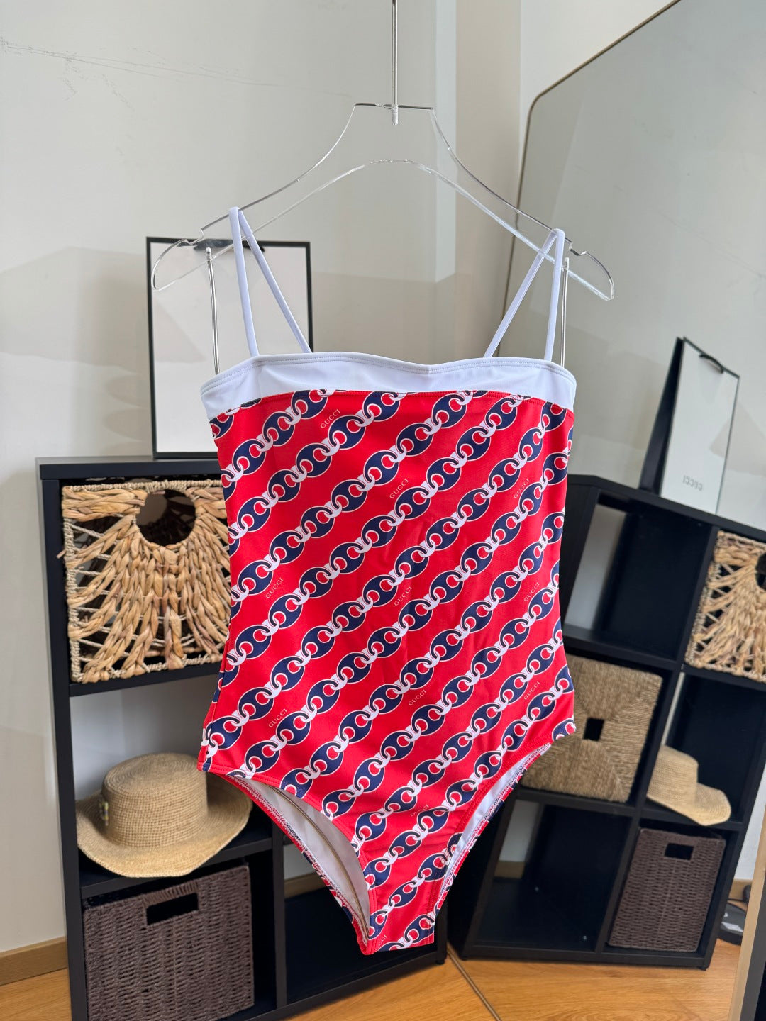 Gucci 26s One-Piece White Red Cotton 184229