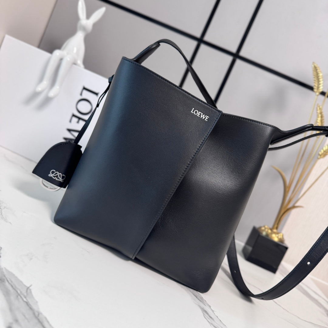 Loewe Medium Bilbao Bucket Black Smooth Calfskin 289316