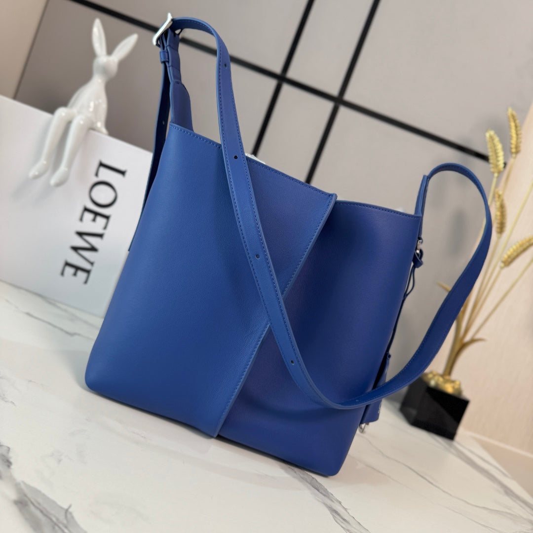 Loewe Medium Bilbao Bucket Blue Smooth Calfskin 289318