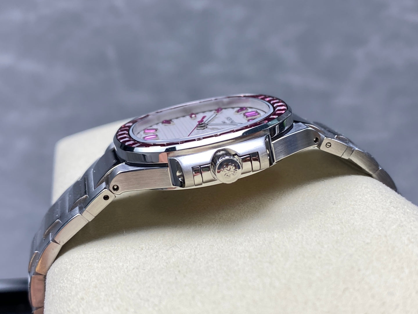 PATEK Nautilus 35.2mm Silver Pink Diamond