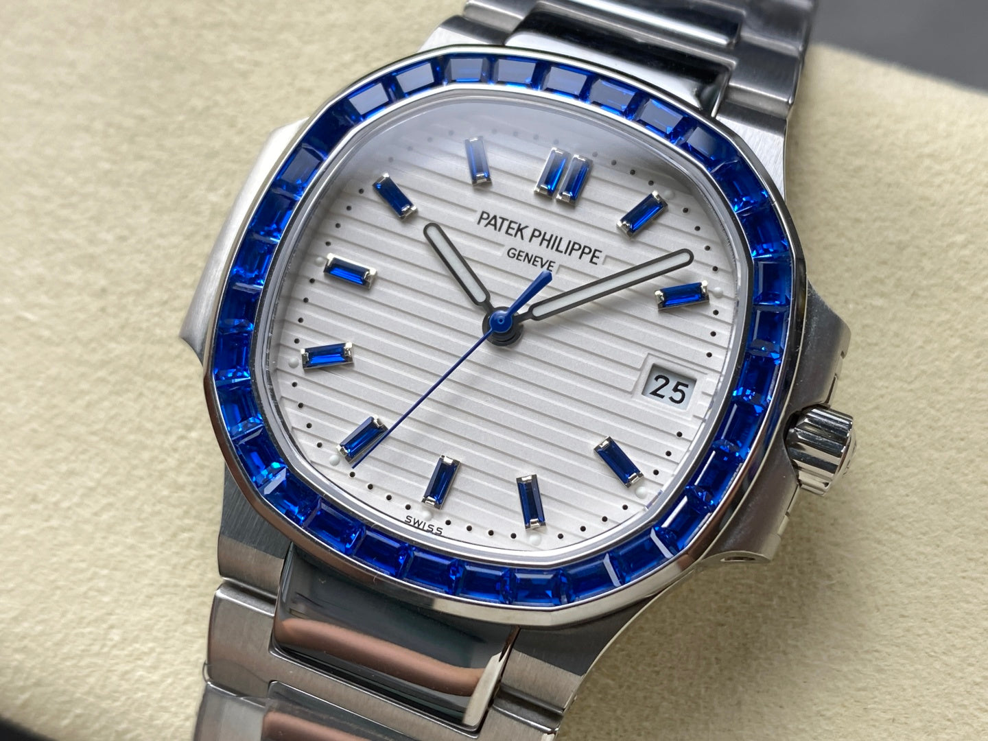 PATEK Nautilus 35.2mm Silver Blue Diamond