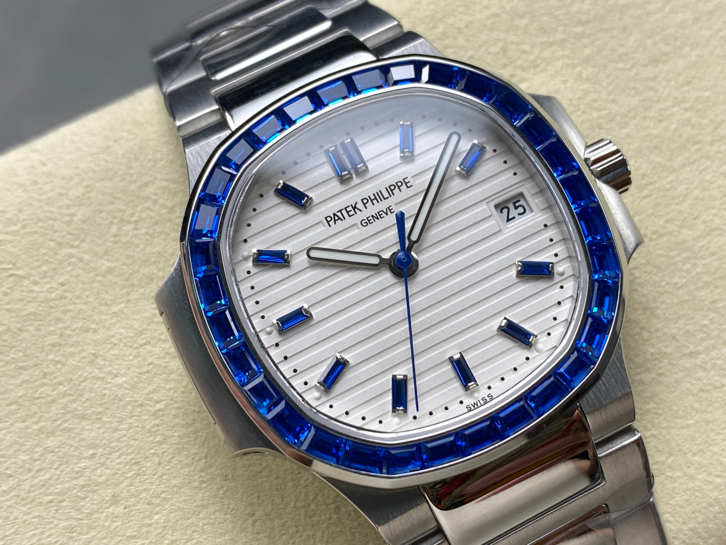 PATEK Nautilus 35.2mm Silver Blue Diamond