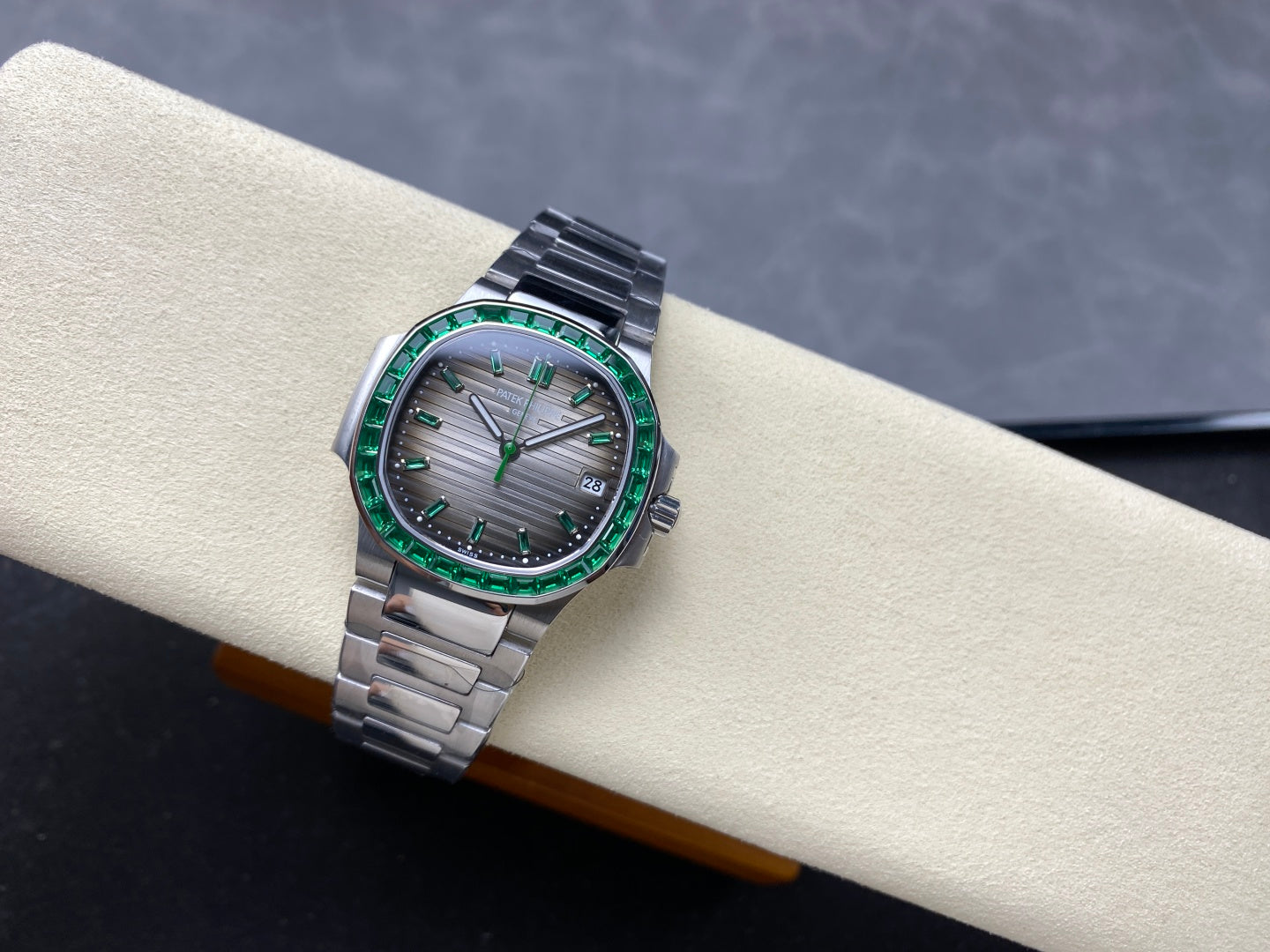PATEK Nautilus 35.2mm Silver Green Black Dial