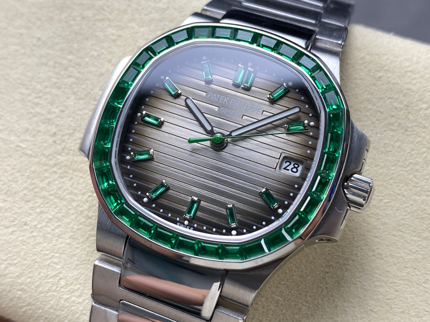 PATEK Nautilus 35.2mm Silver Green Black Dial