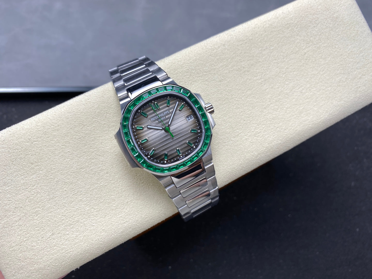 PATEK Nautilus 35.2mm Silver Green Black Dial
