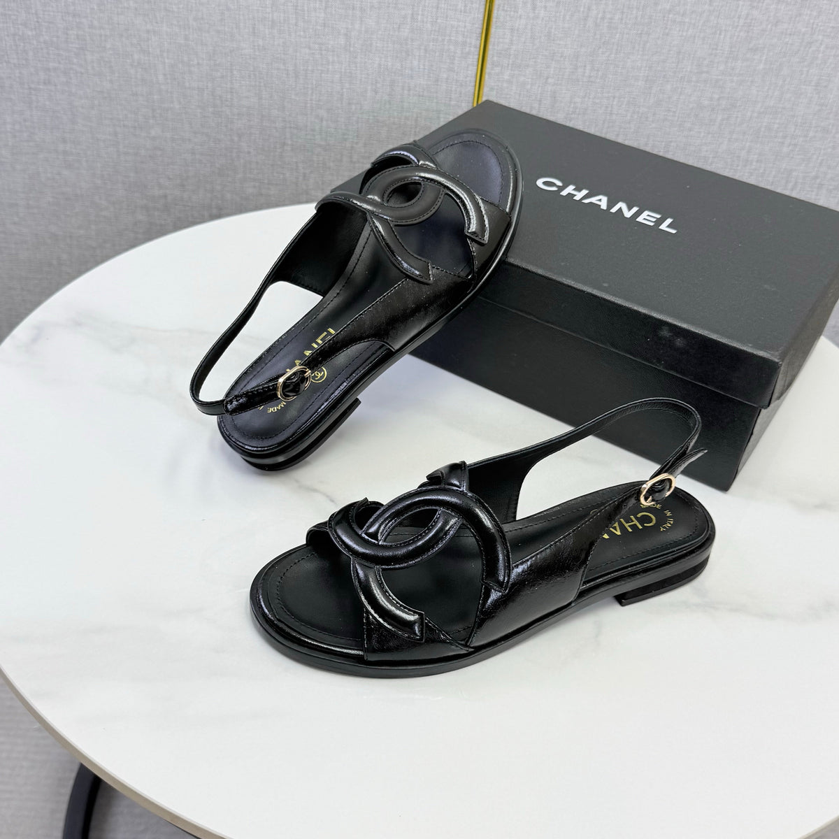 CC 26s Interlocking CC Slingback Sandals Black Leather 167673