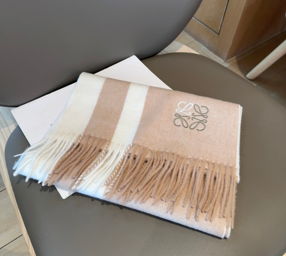 Loewe Scarf 180CM Beige Cashmere 969481
