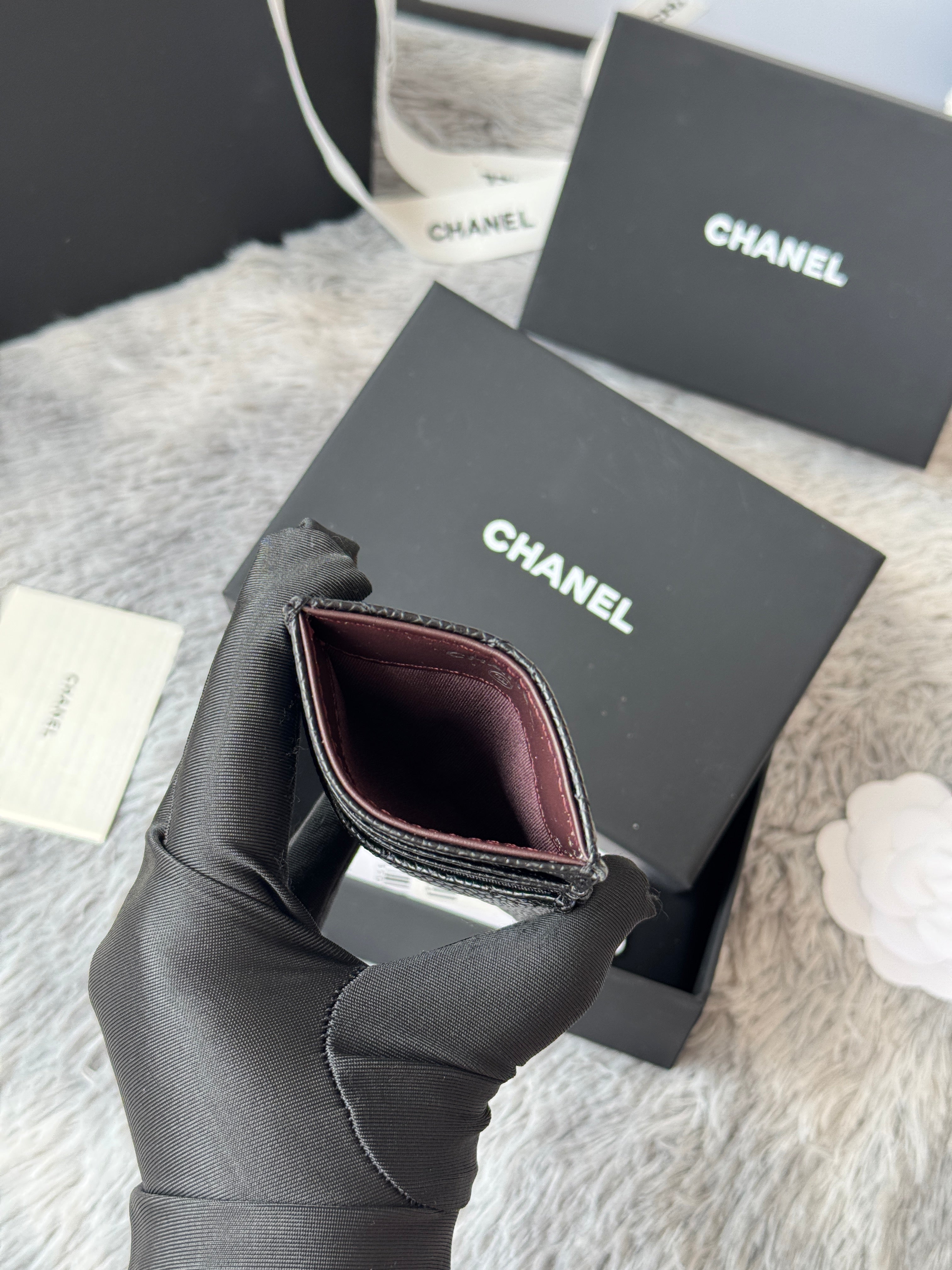CC Carld Holder Black Golden- tone Metal Grain Calfskin 242680