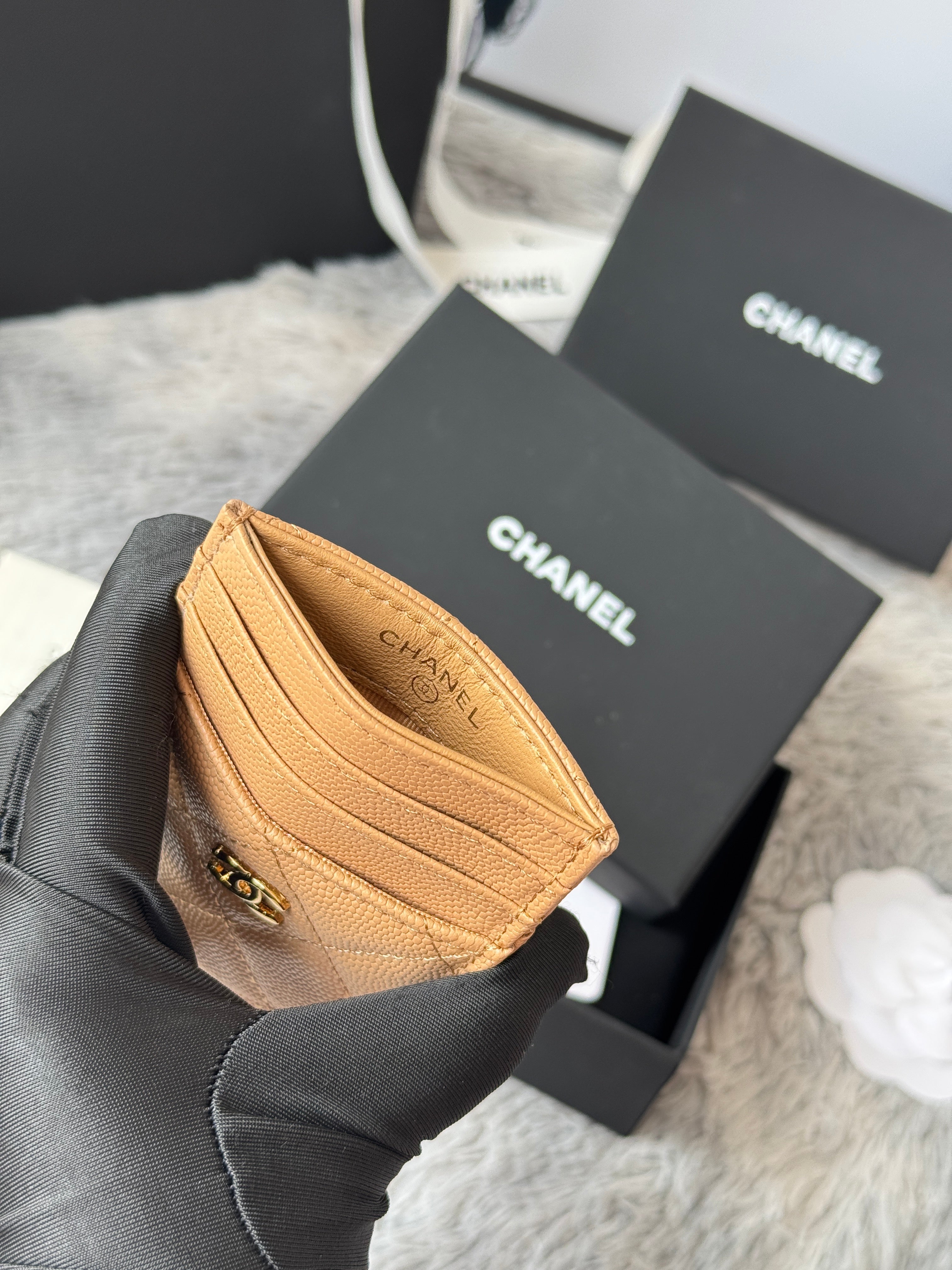 CC Carld Holder Beige Grain Calfskin 242694