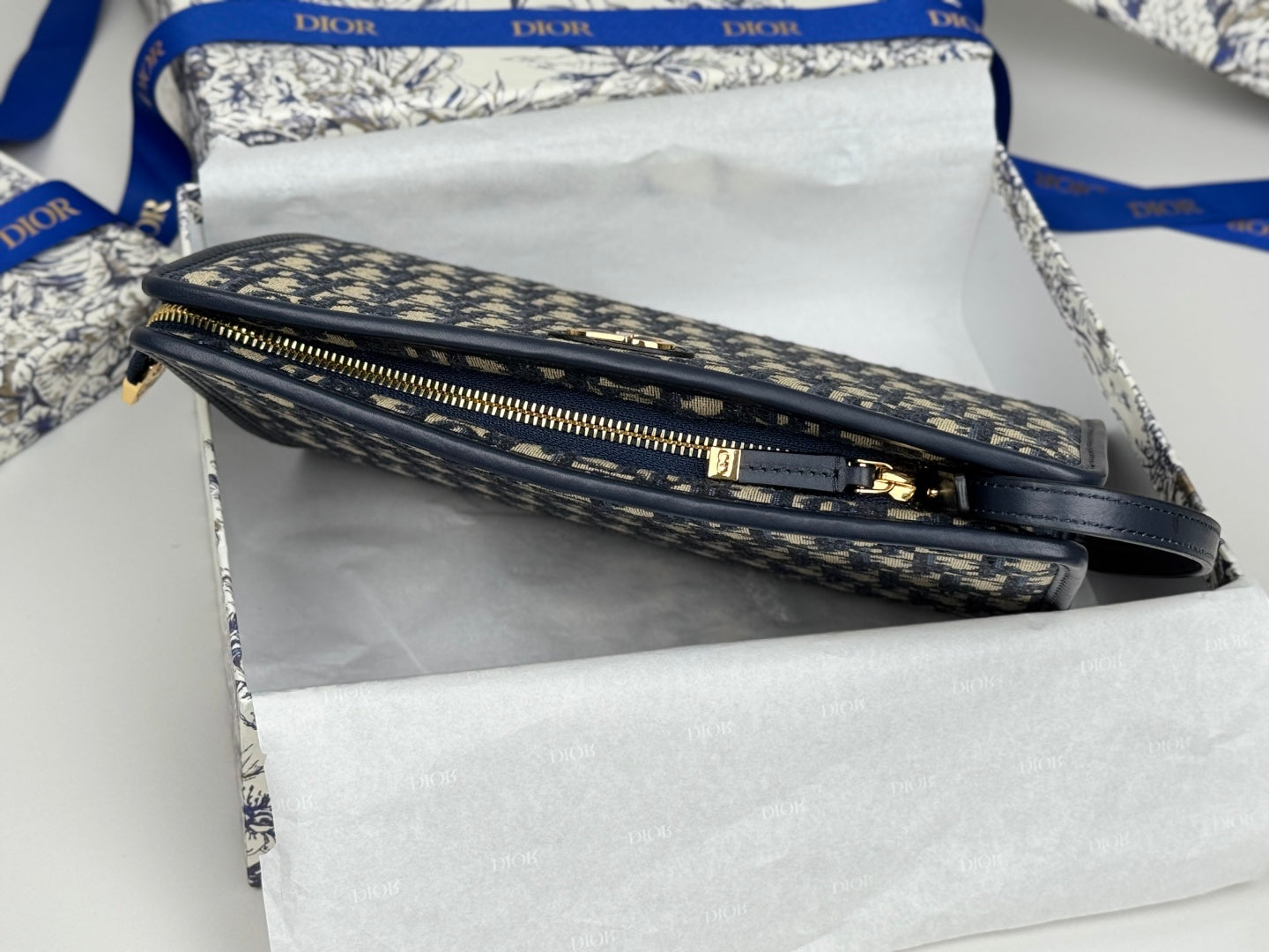 CD 30 Montaigne Dea Pouch 26cm Blue Jacquard 258619