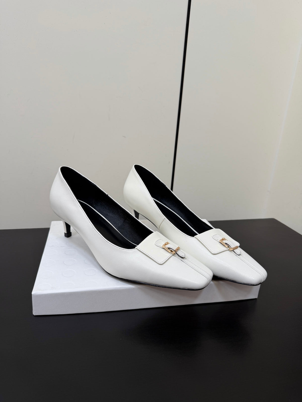 Khaite 26s Celia Pumps 5.5cm White Leather 909451