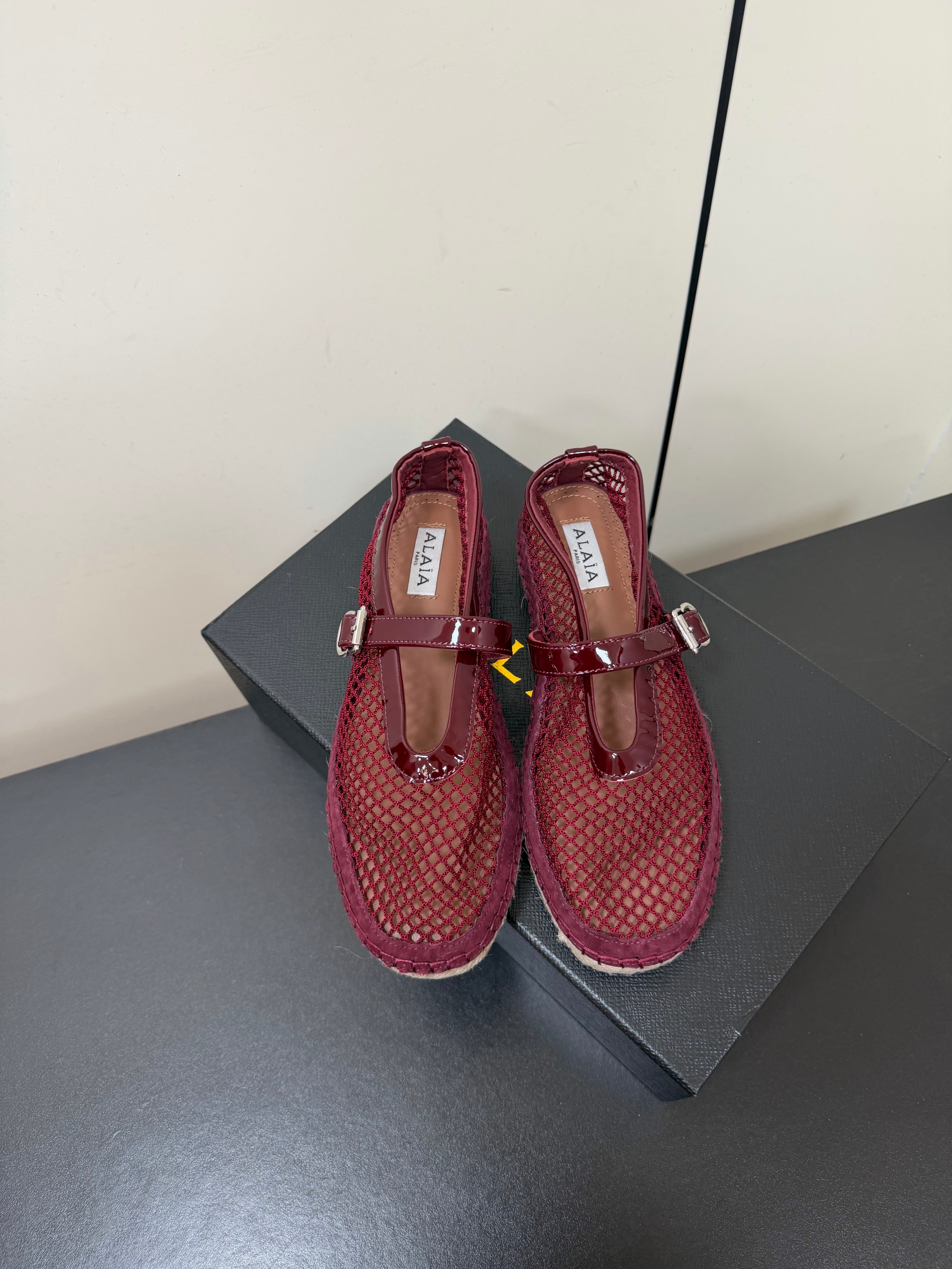 Alaia 26s Espadrilles Burgundy Patent Leather Mesh 984732