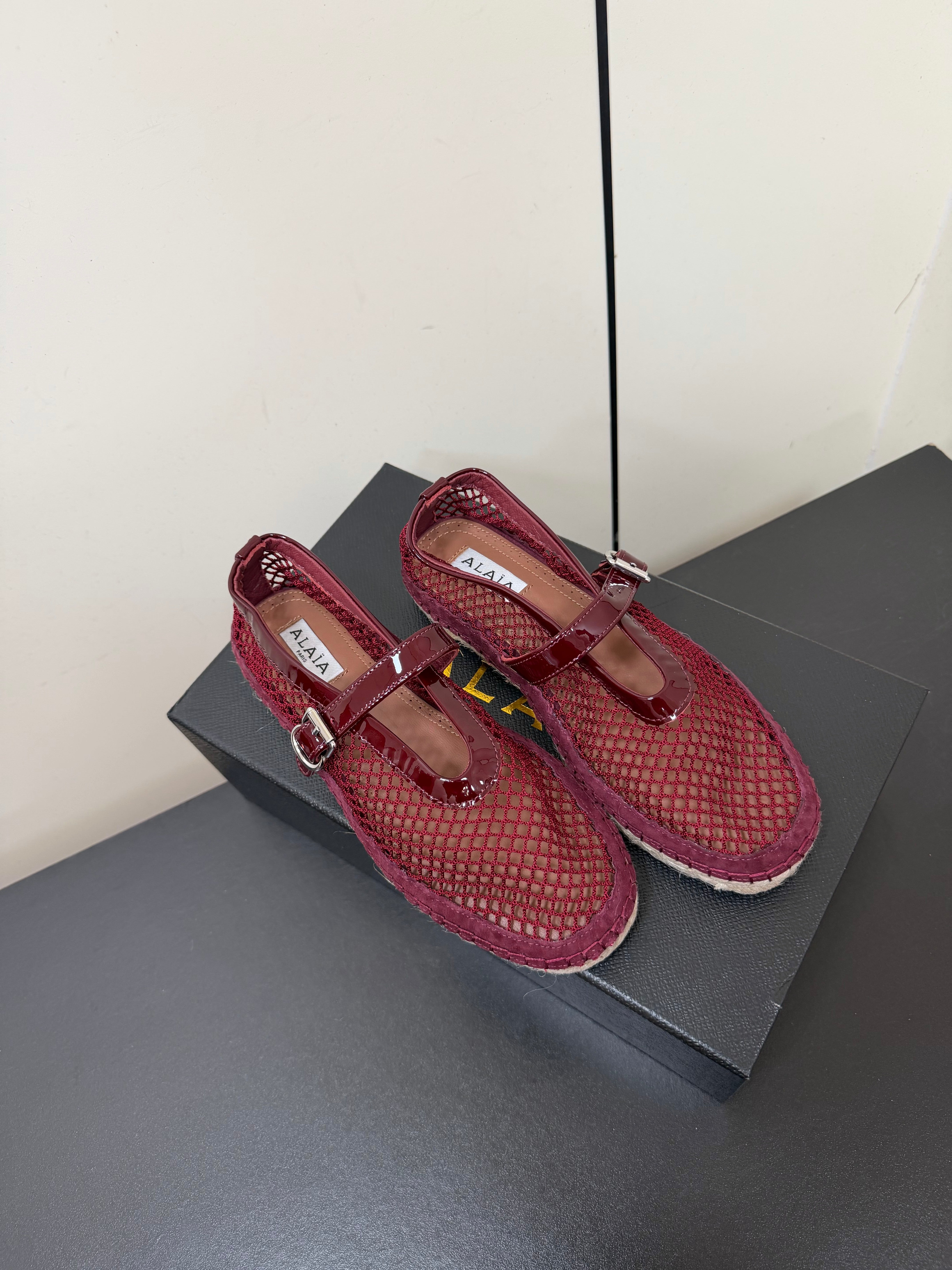 Alaia 26s Espadrilles Burgundy Patent Leather Mesh 984732