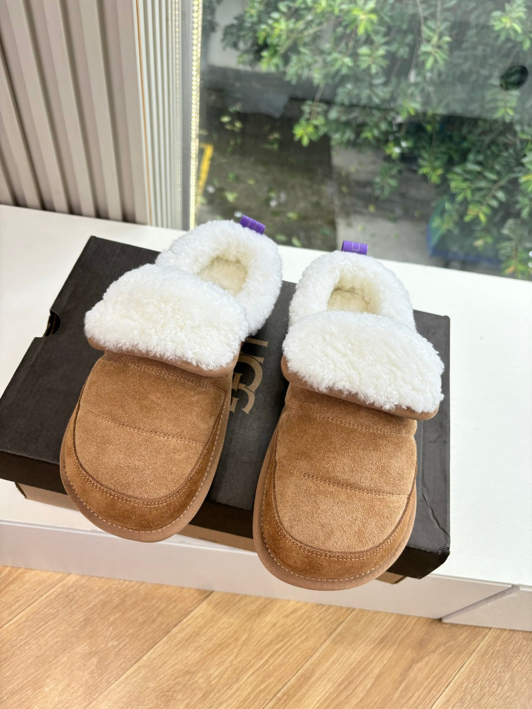 UGG Australian Shepherd Theia Warm Brown Wool Suede 525934