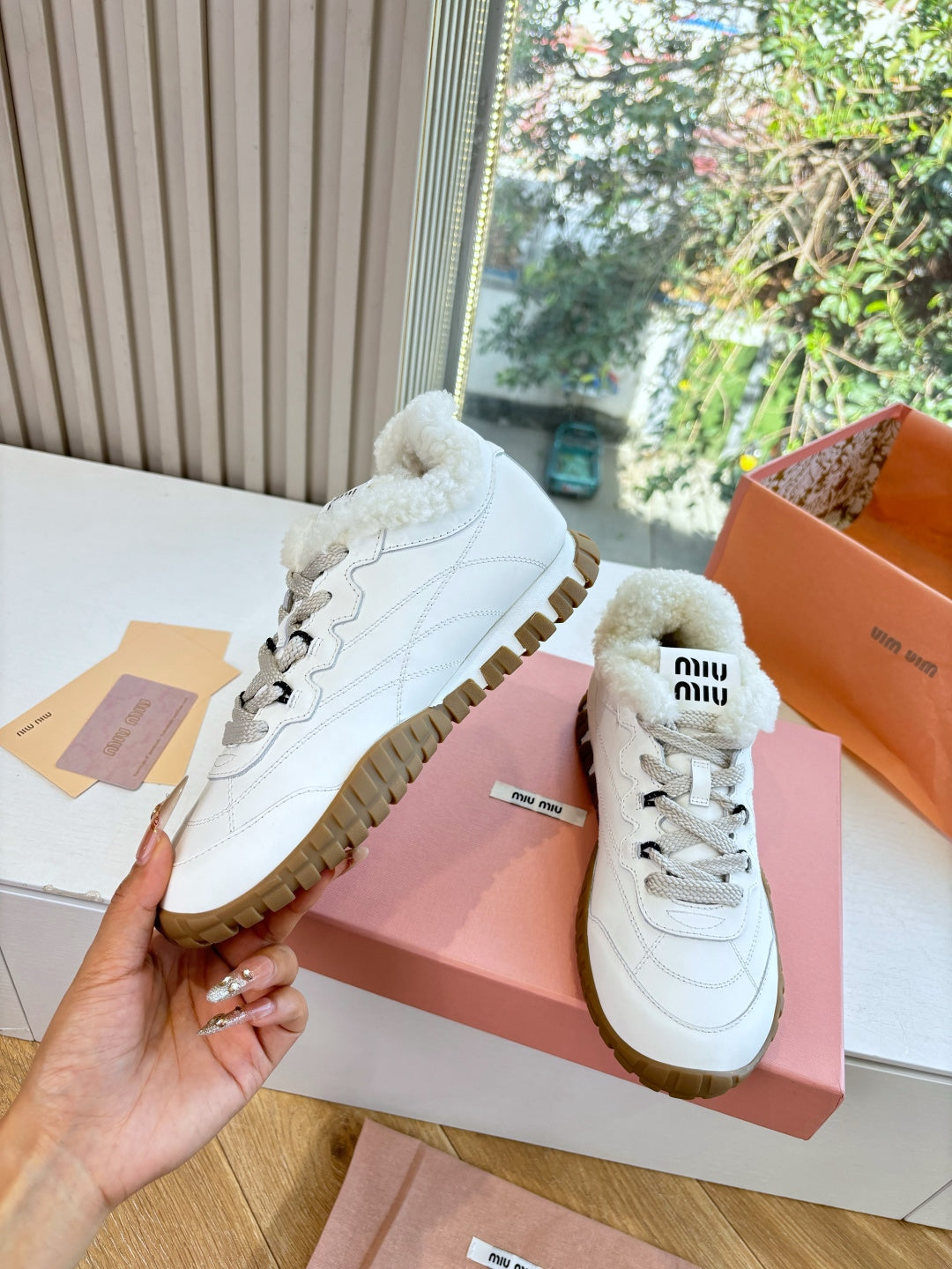 Miu 26s Tyre Sneakers White Leather Shearing 994139