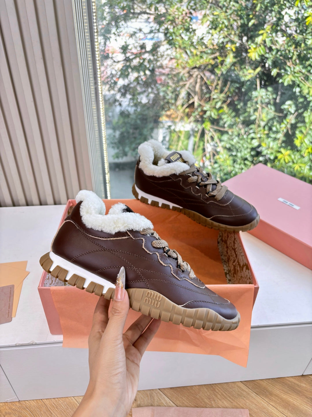 Miu 26s Tyre Sneakers Dark Brown Leather Shearing 994140