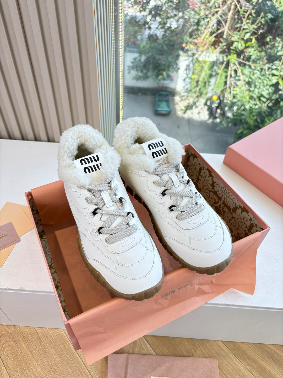 Miu 26s Tyre Sneakers White Leather Shearing 994139