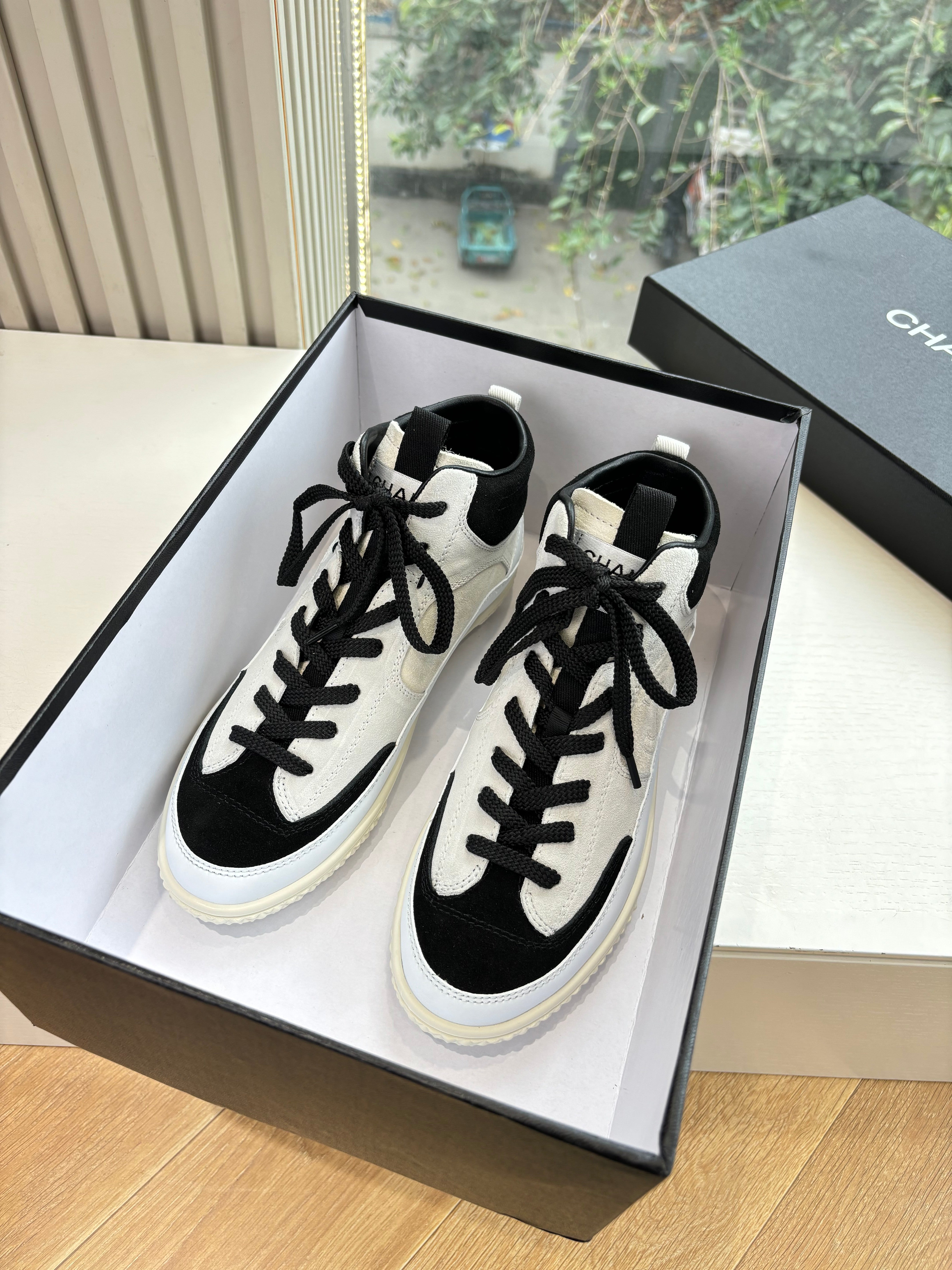 CC 25B Sneakers White Black Suede 548914