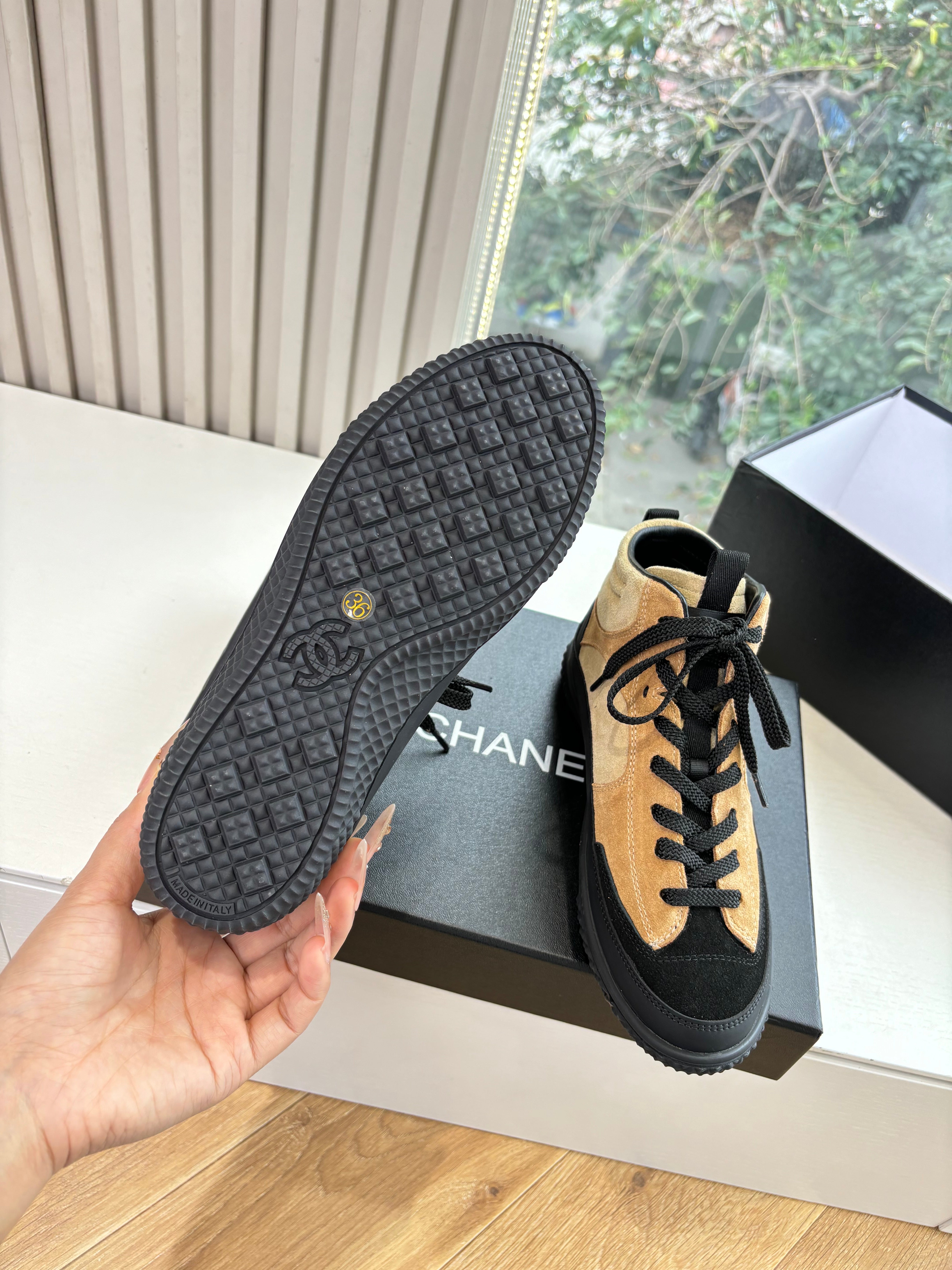 CC 25B Sneakers Brown Beige Black Suede 548915