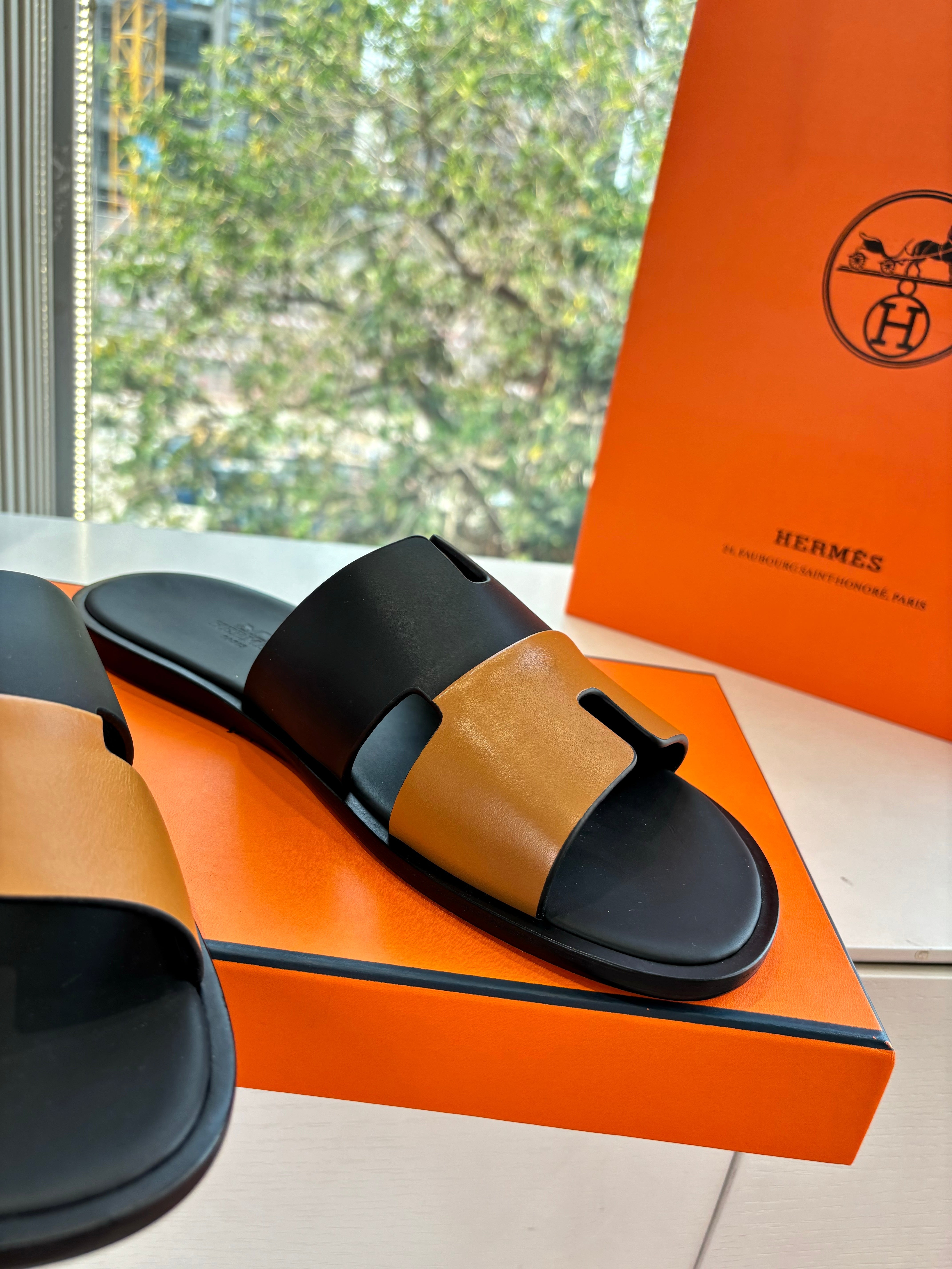 HM Men Izmir Sandal "H" cut-out Black Brown Sheepskin 603973