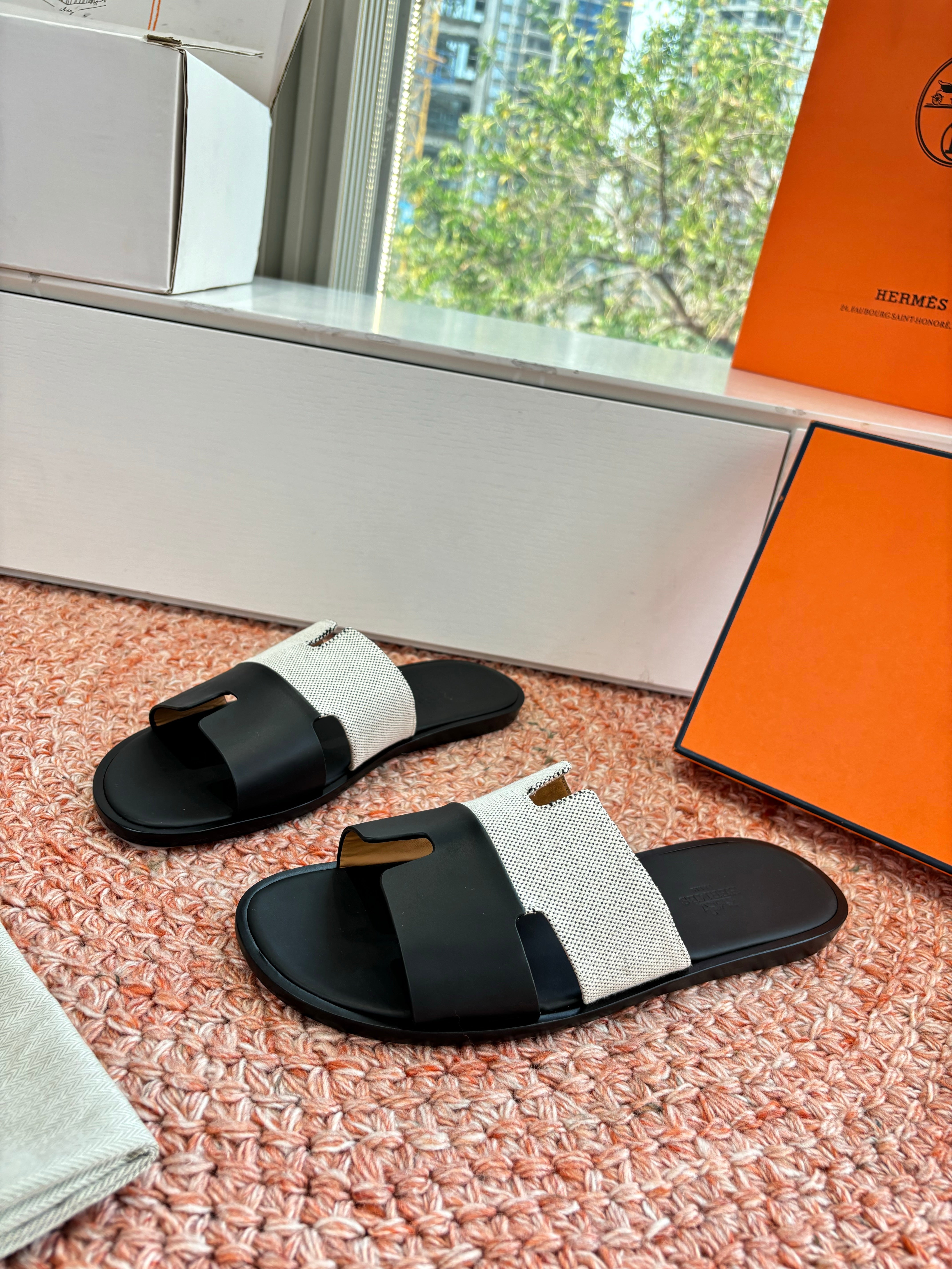 HM Men Izmir Sandal "H" cut-out Black White Sheepskin Canvas 603974