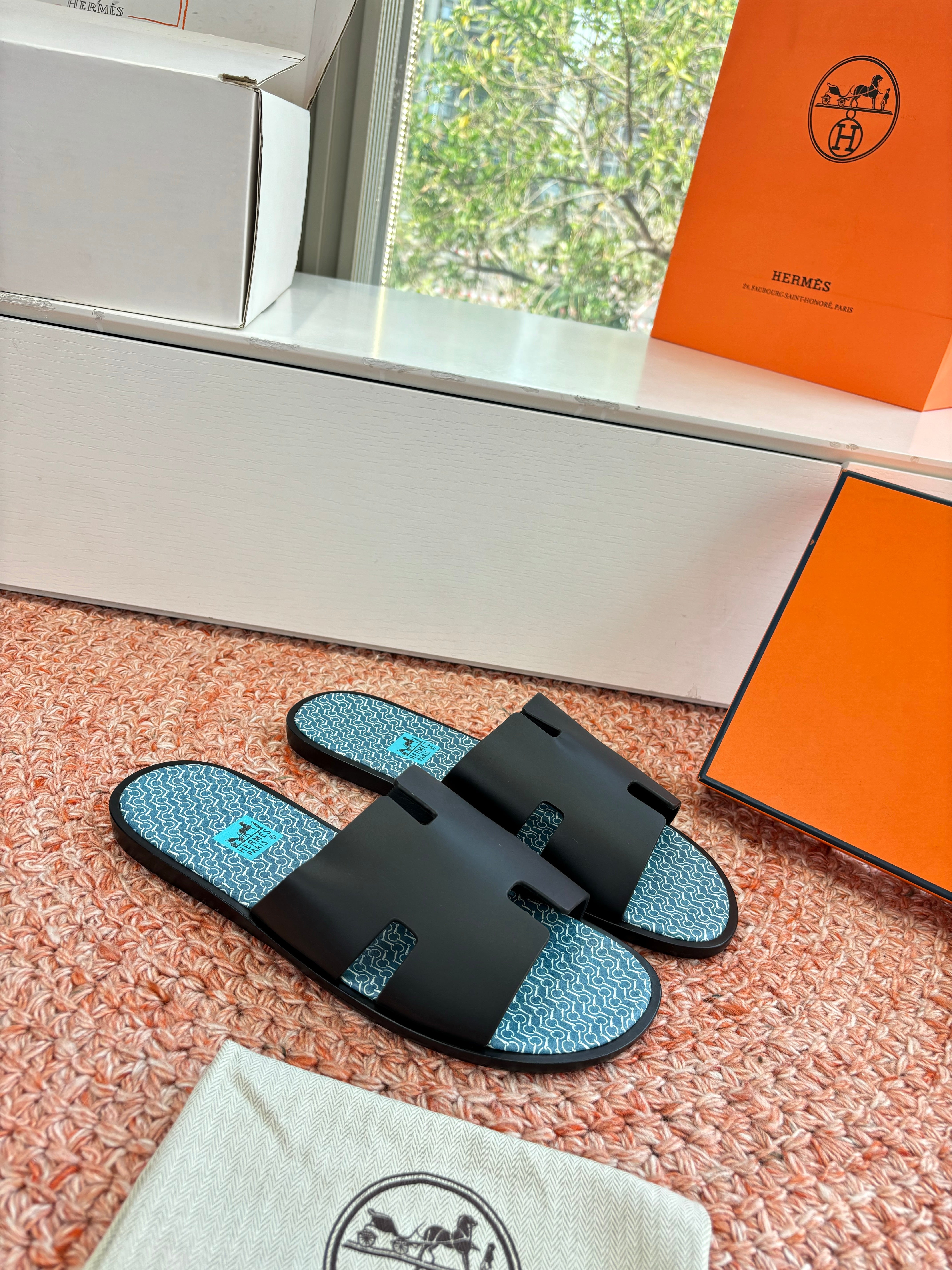 HM Men Izmir Slide With H en Ombre Printed Black Blue Sheepskin 603978