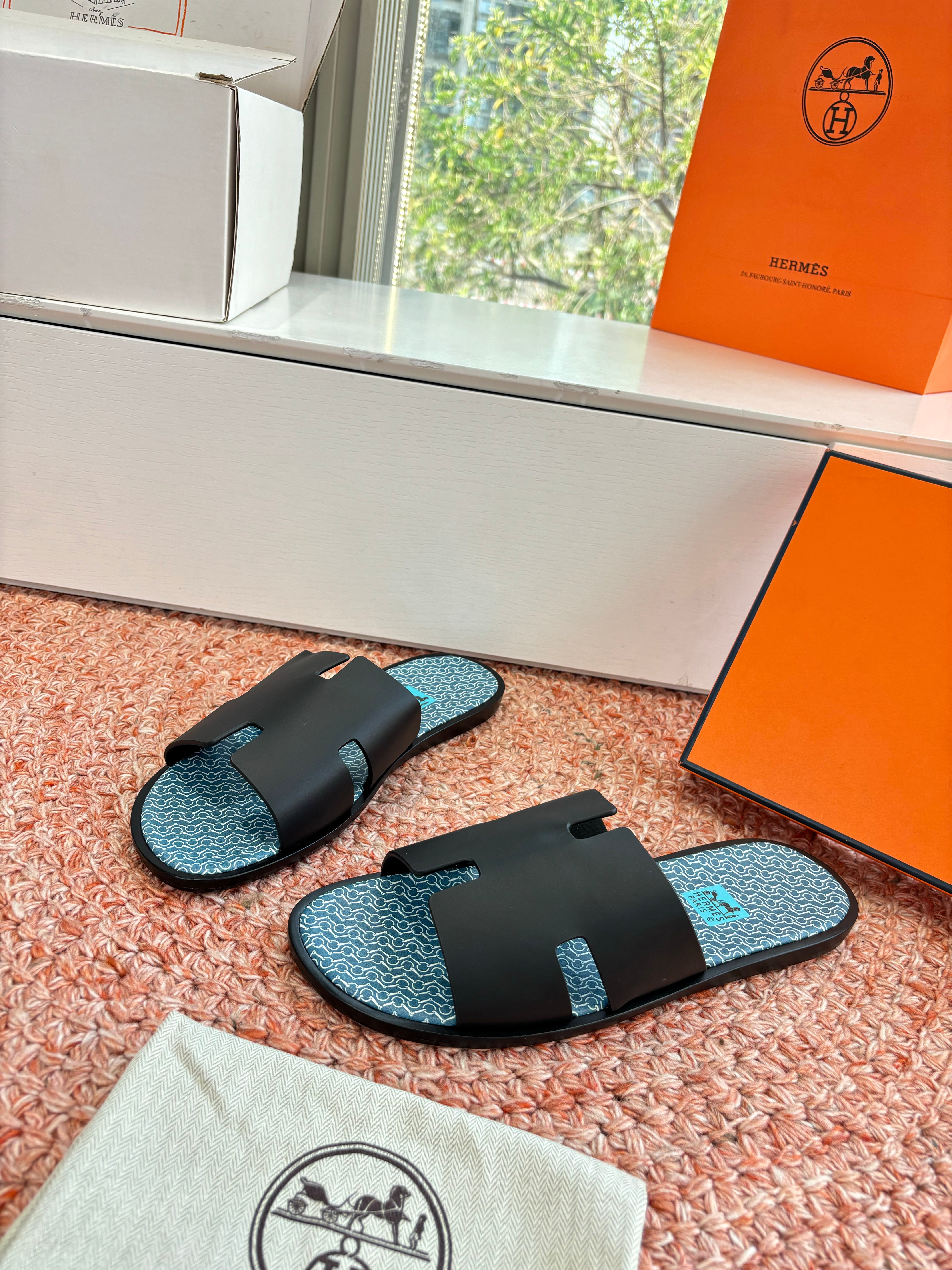 HM Men Izmir Slide With H en Ombre Printed Black Blue Sheepskin 603978