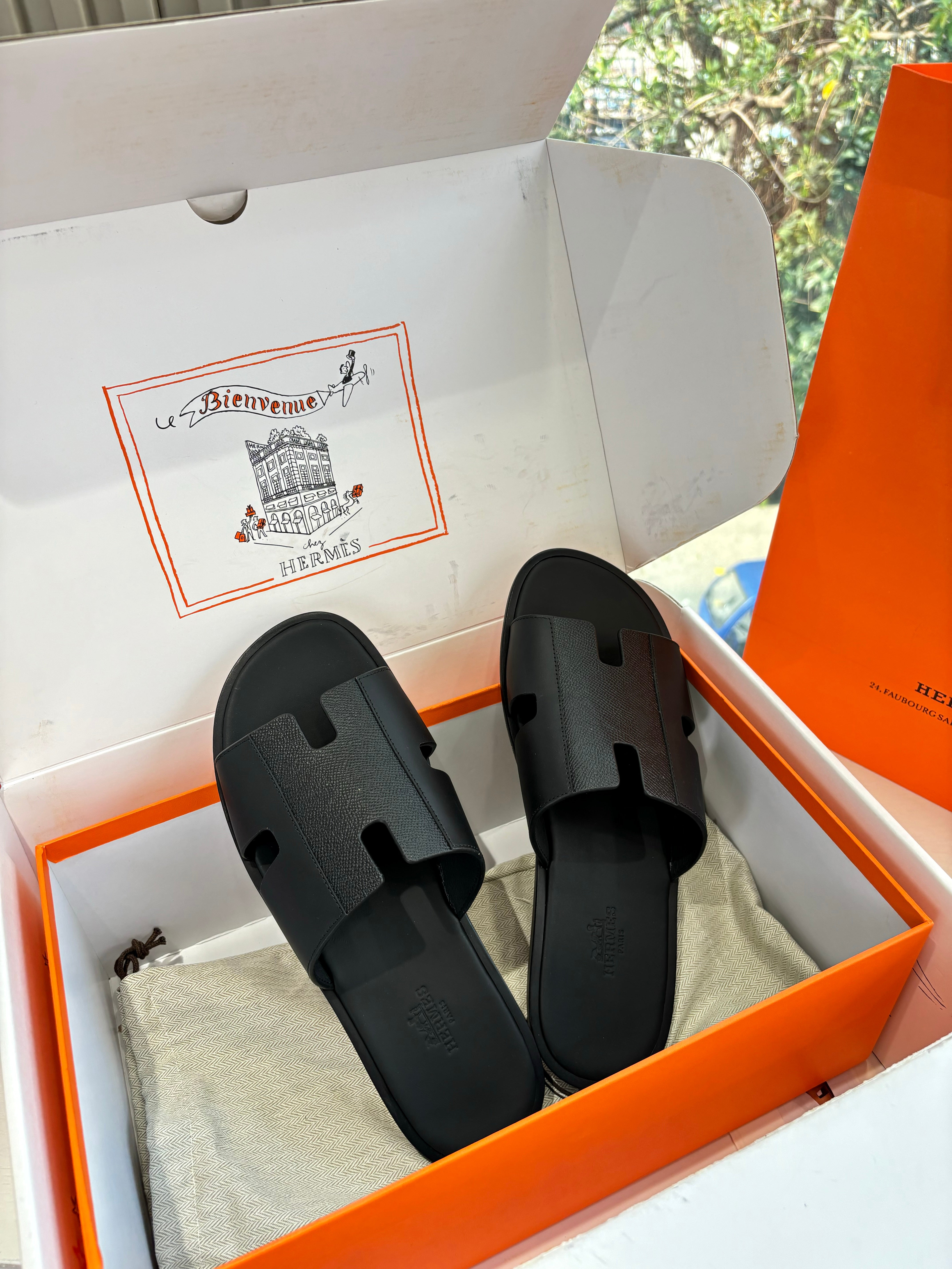 HM 26s Men Izmir Sandal Black Cowhide Sheepskin 603981