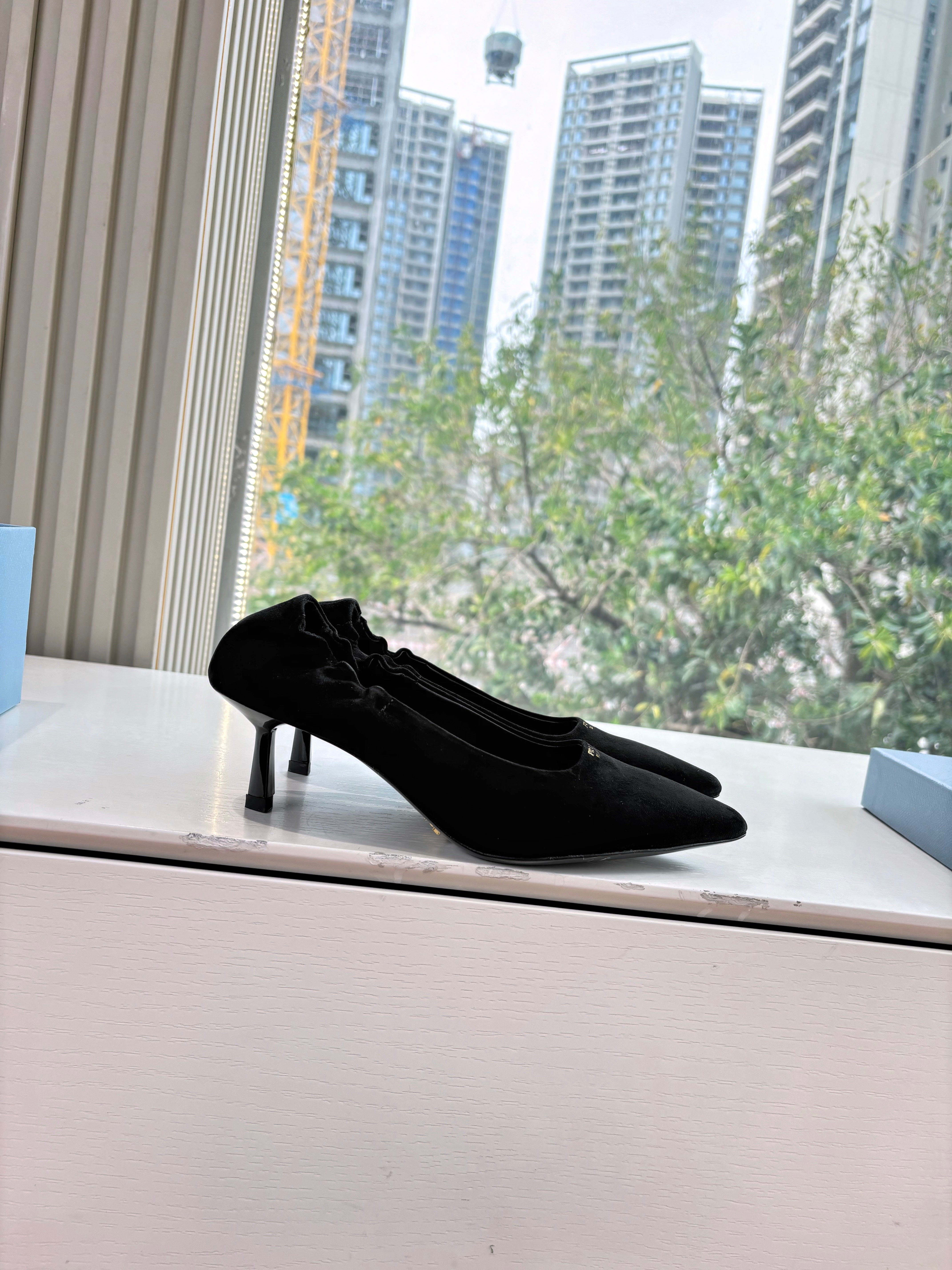 Prada Pointed-Toe Pumps Black Suede 604175