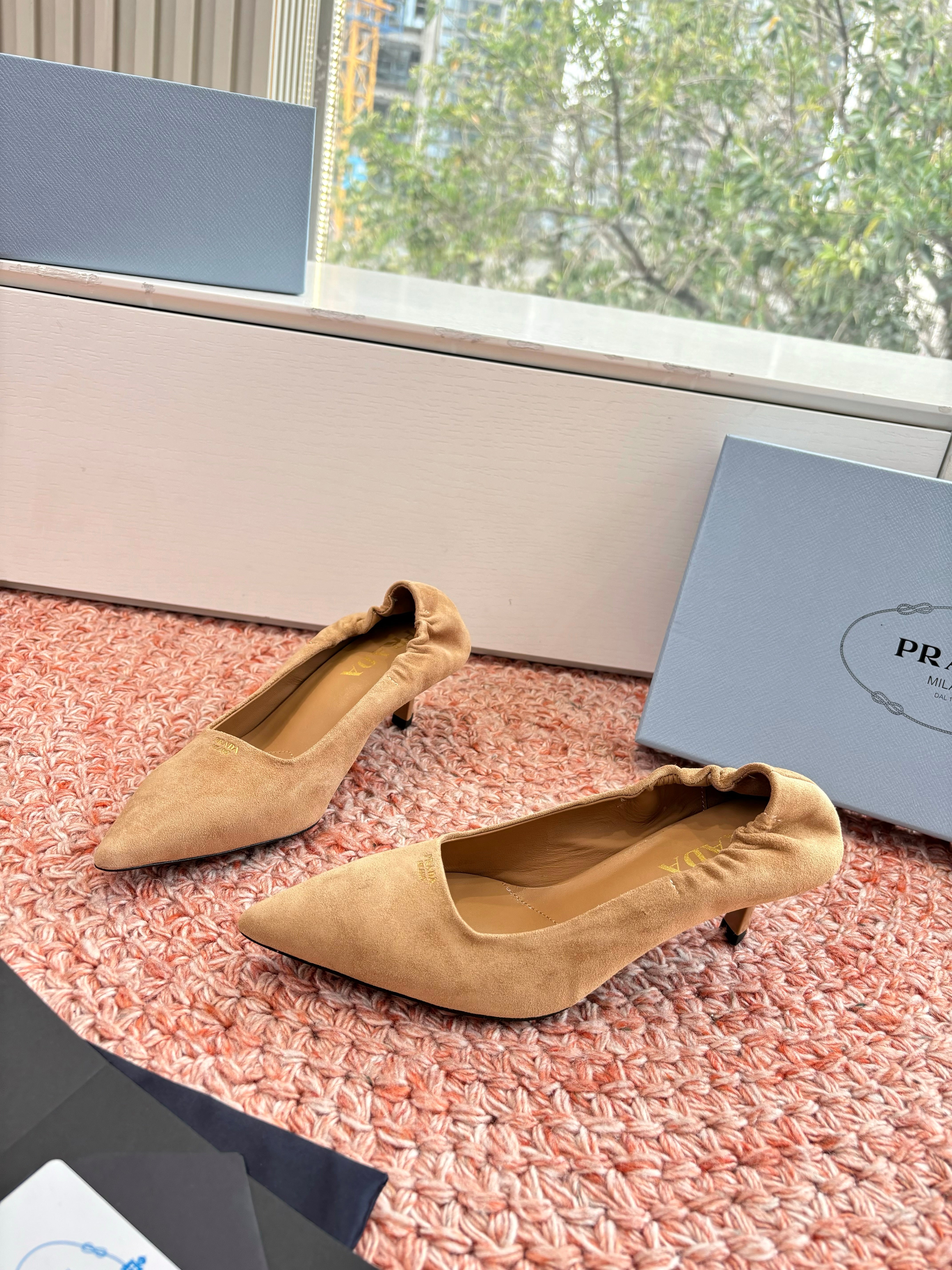 Prada Pointed-Toe Pumps Brown Suede 604176