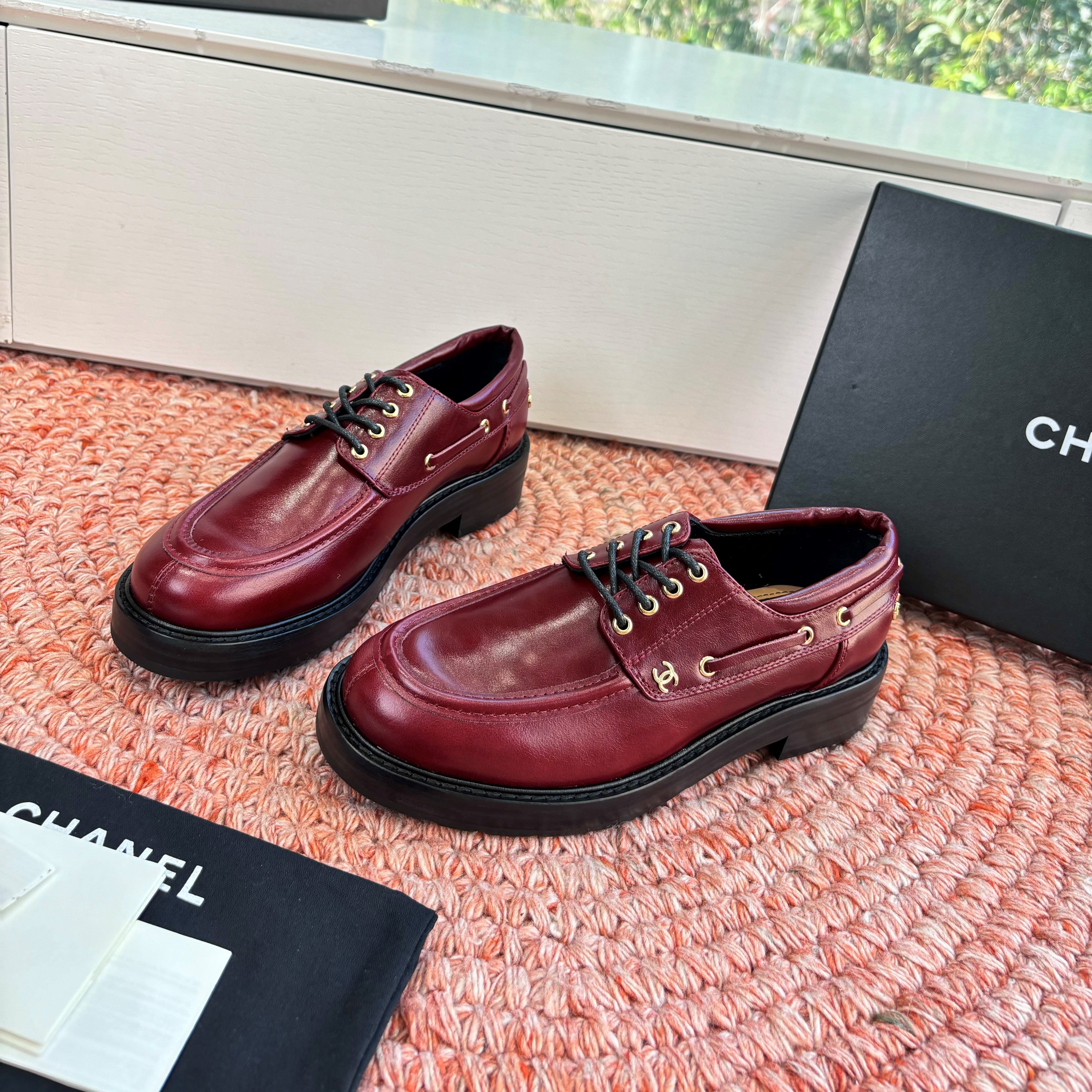 CC G189 26s Deep-cut Loafers Burgundy Glossy Lambskin 648223