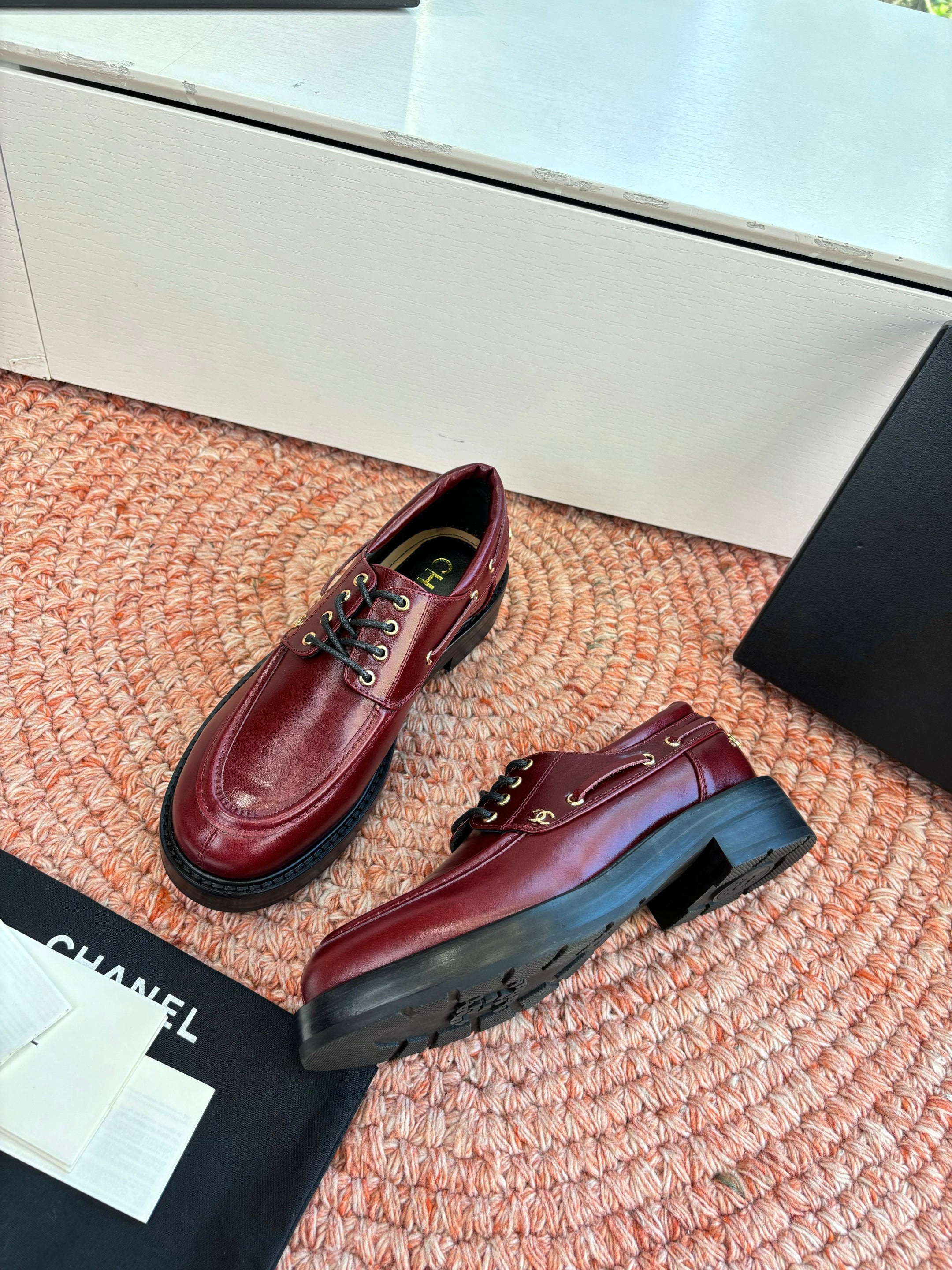 CC G189 26s Deep-cut Loafers Burgundy Glossy Lambskin 648223