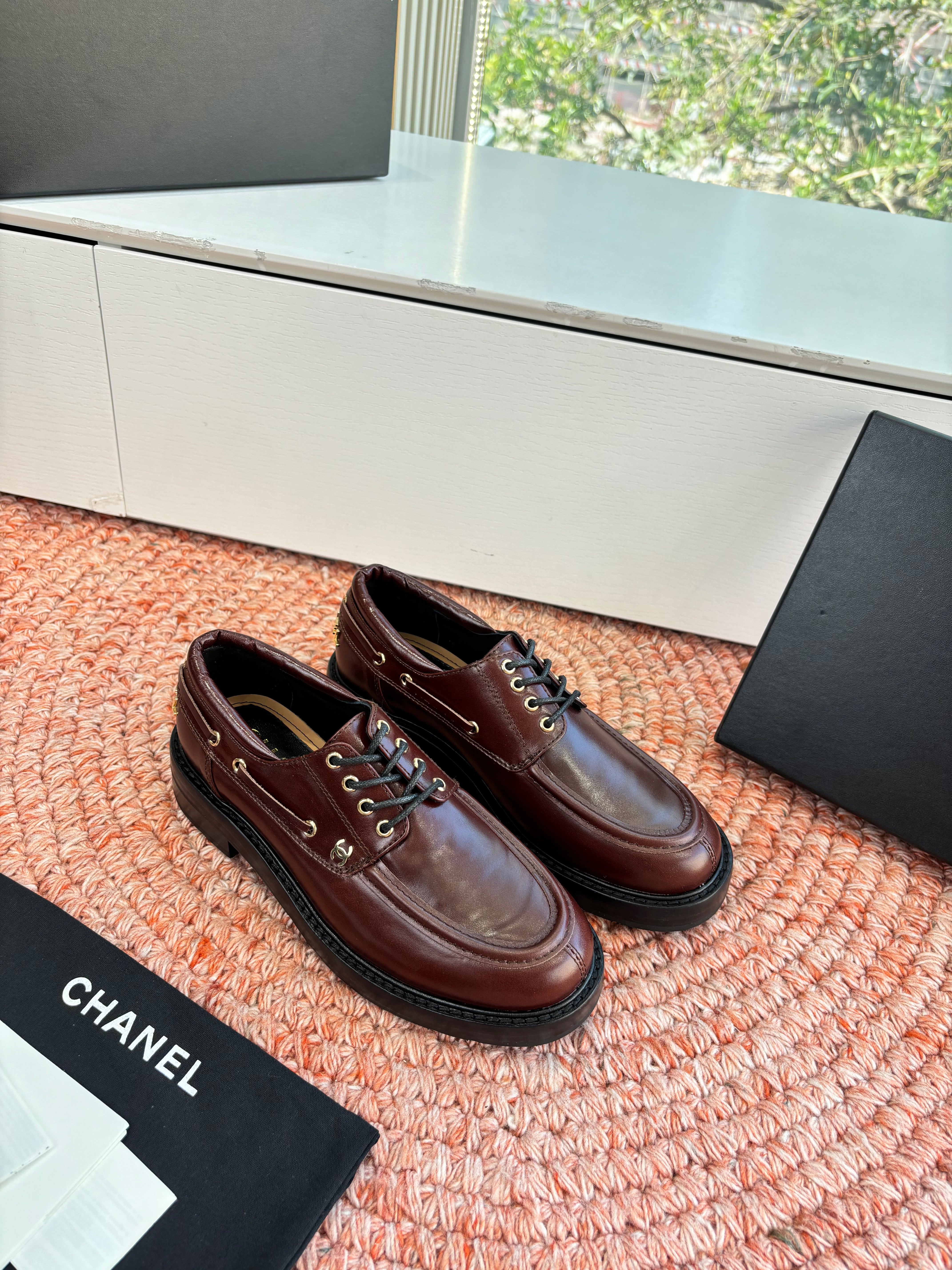 CC G189 26s Deep-cut Loafers Brown Glossy Lambskin 648221