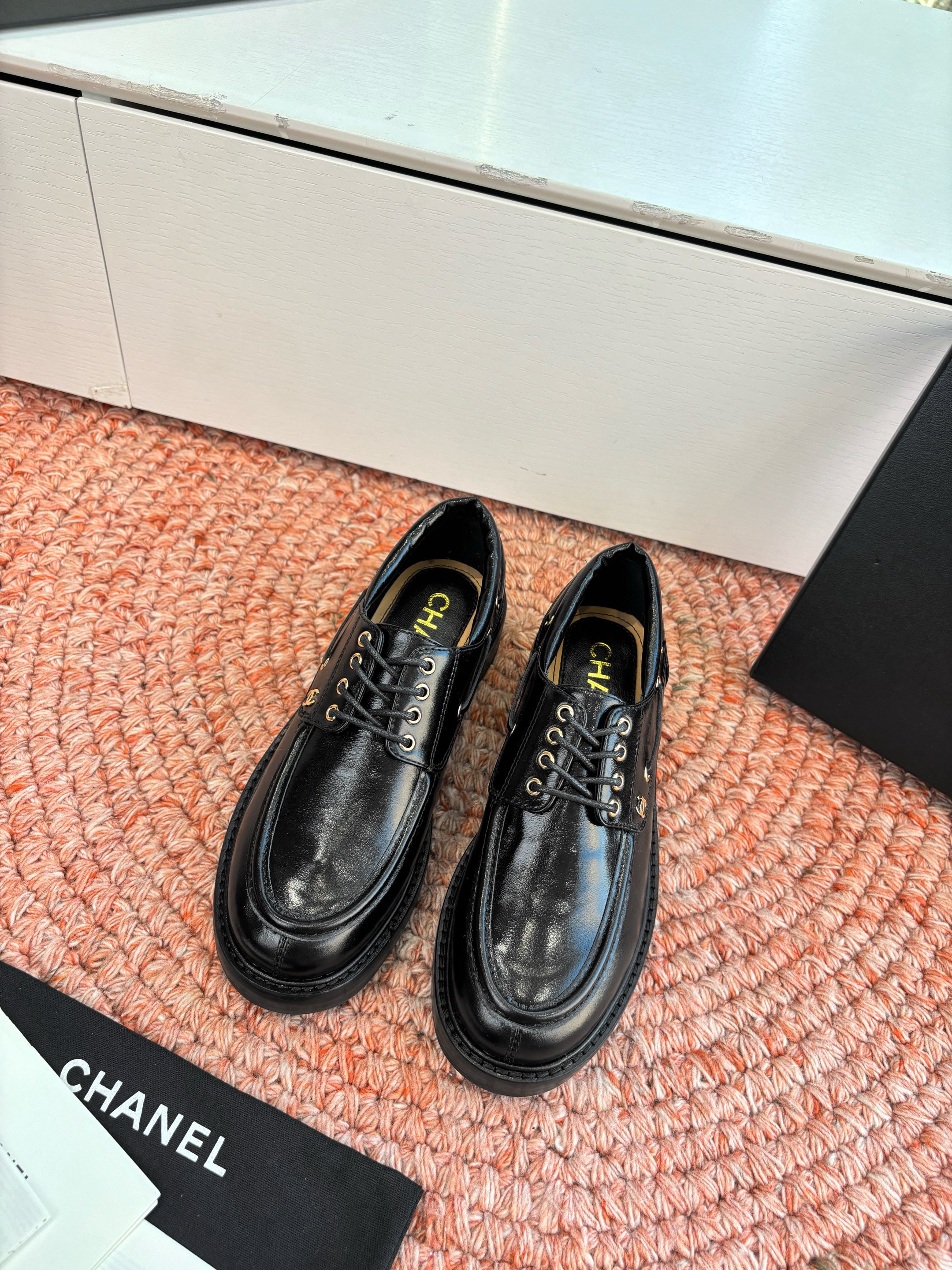 CC G189 26s Deep-cut Loafers Black Glossy Lambskin 648222