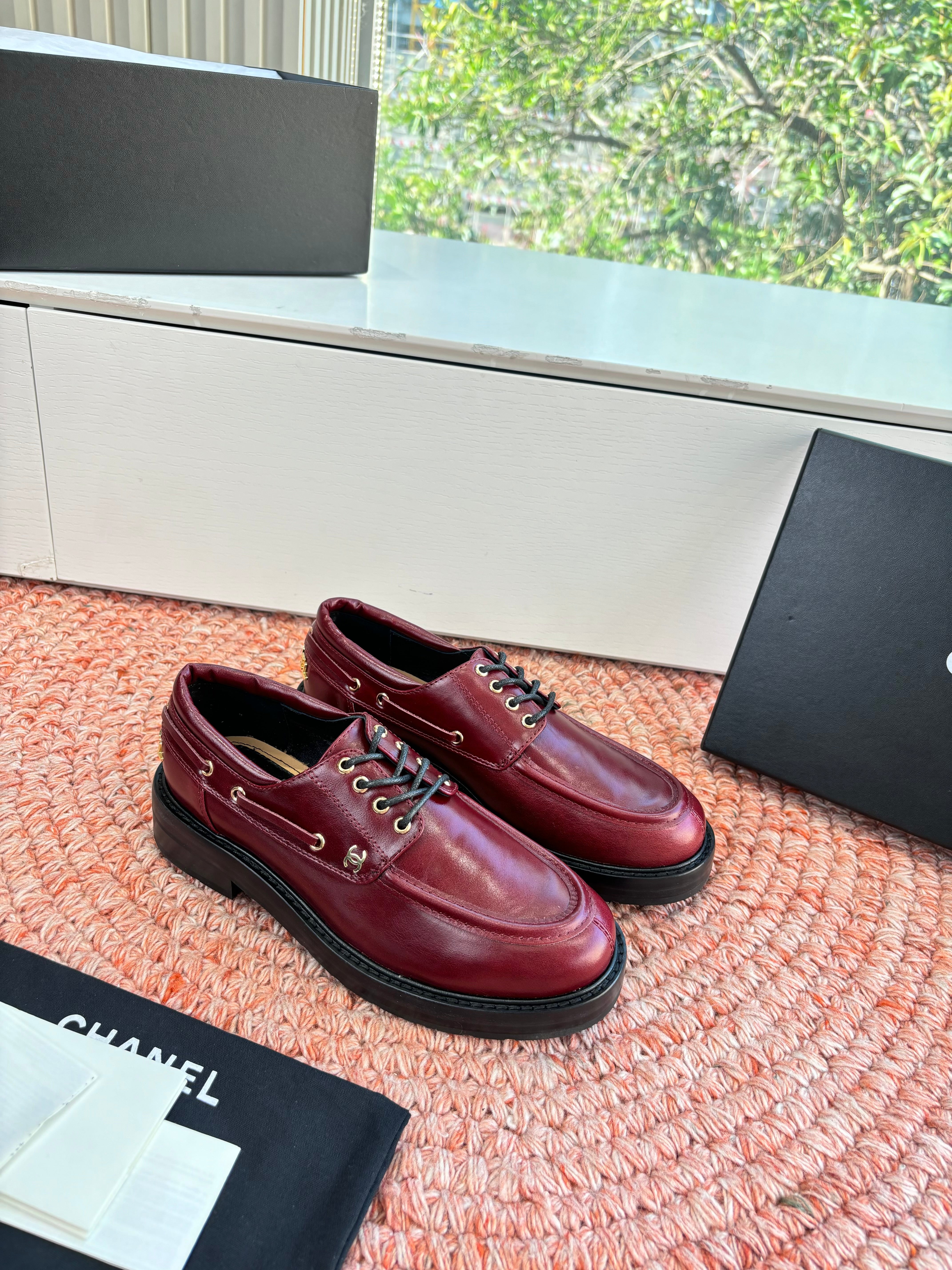CC G189 26s Deep-cut Loafers Burgundy Glossy Lambskin 648223