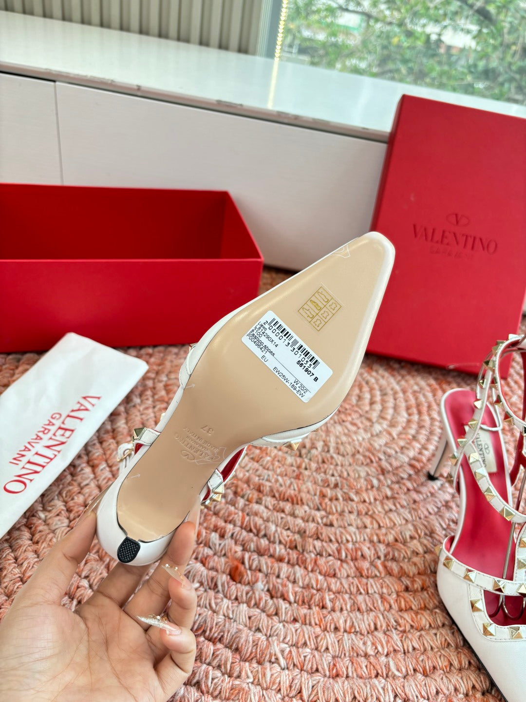 Valentino Rockstud Kidskin Pump 100mm White Sheepskin 702224