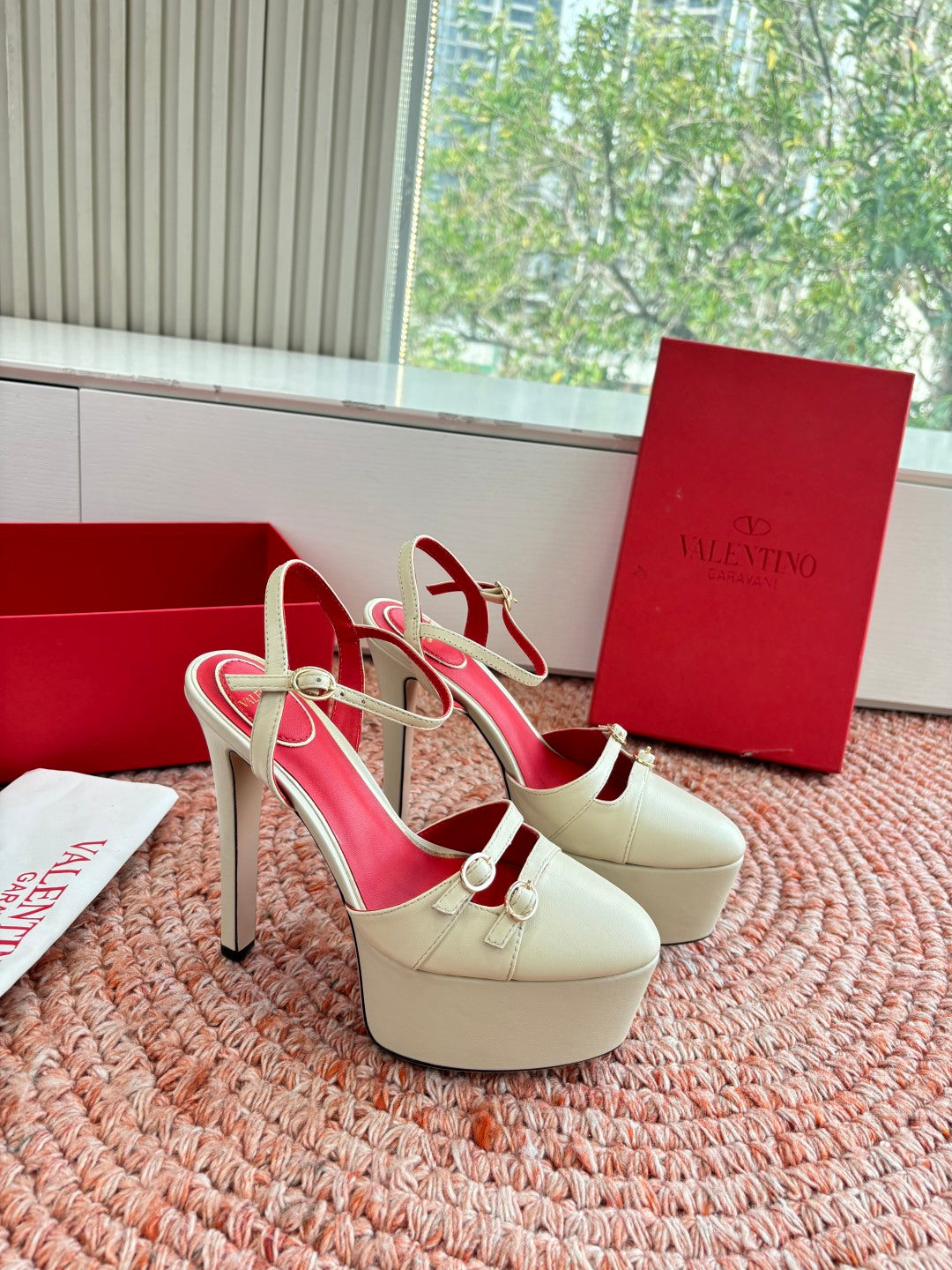Valentino Crasher Platform Pumps 14.5cm Cream Sheepskin 702229